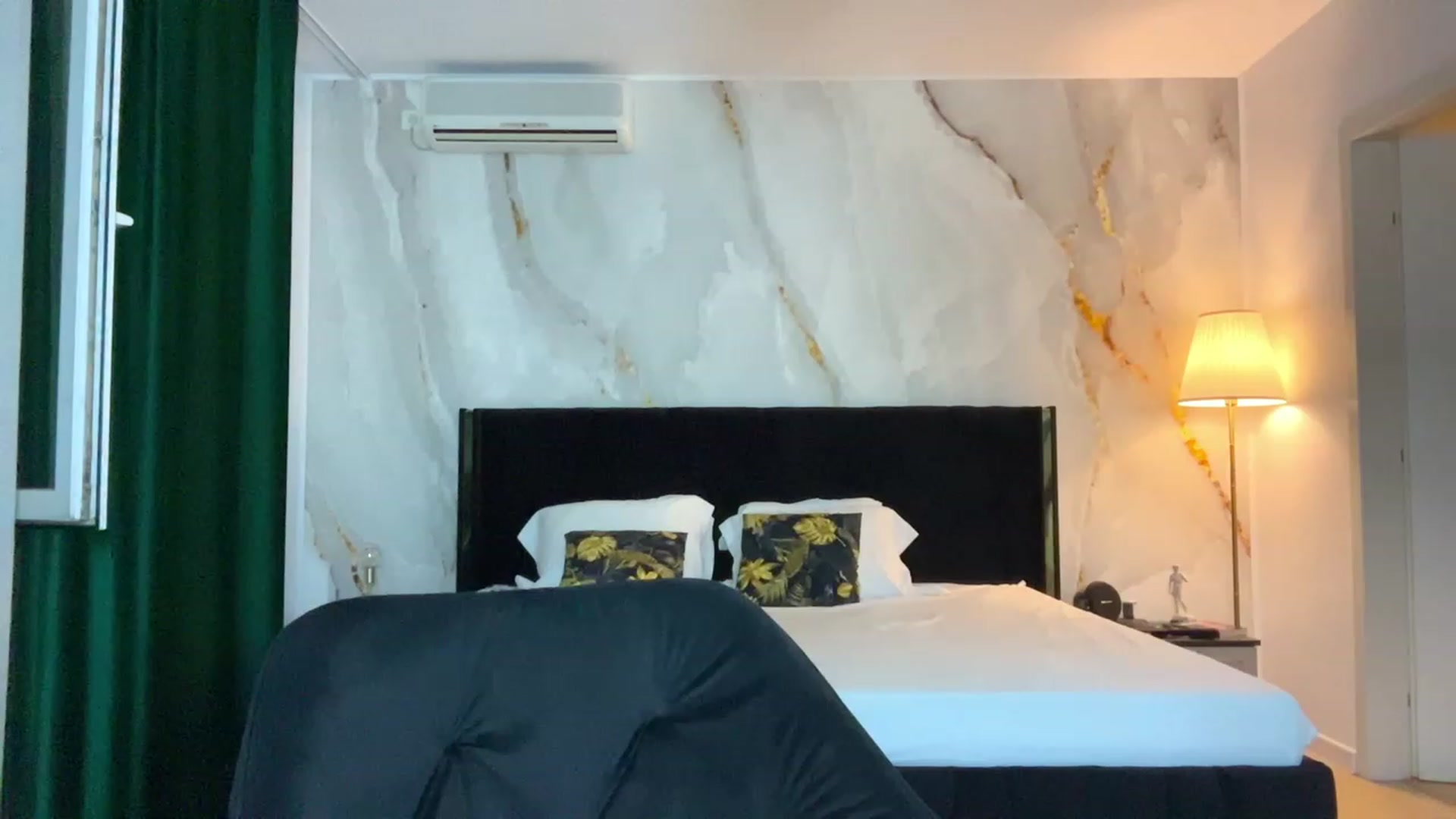 Gallery image thumbnail from BaayBee__'s myfreecams stream on, 09/25/2023, 23:23 image 17 of 20