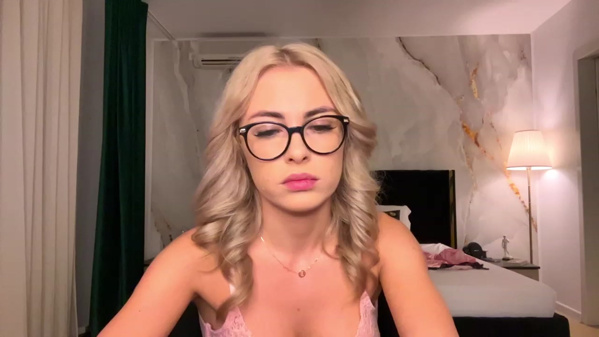 Gallery image thumbnail from BaayBee__'s myfreecams stream on, 09/29/2023, 23:35 image 9 of 20