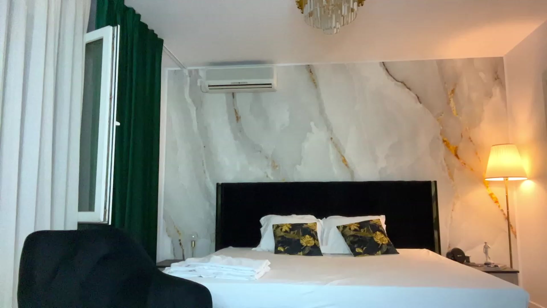 Gallery image thumbnail from BaayBee__'s myfreecams stream on, 09/30/2023, 22:01 image 18 of 20