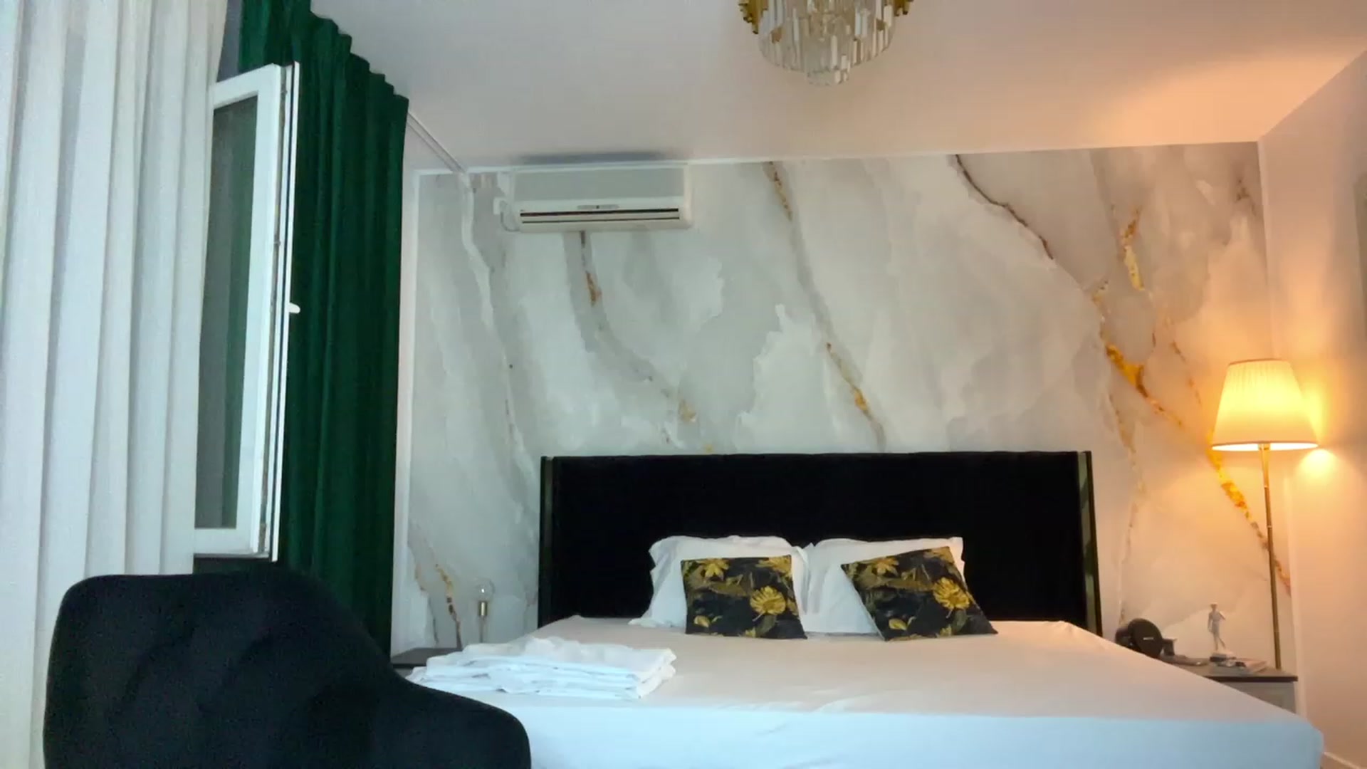 Gallery image thumbnail from BaayBee__'s myfreecams stream on, 09/30/2023, 22:01 image 19 of 20