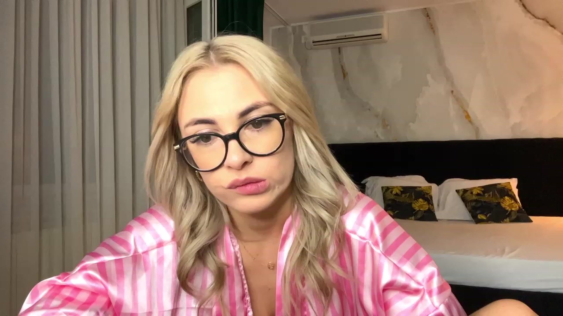 Gallery image thumbnail from BaayBee__'s myfreecams stream on, 10/01/2023, 24:21 image 20 of 20