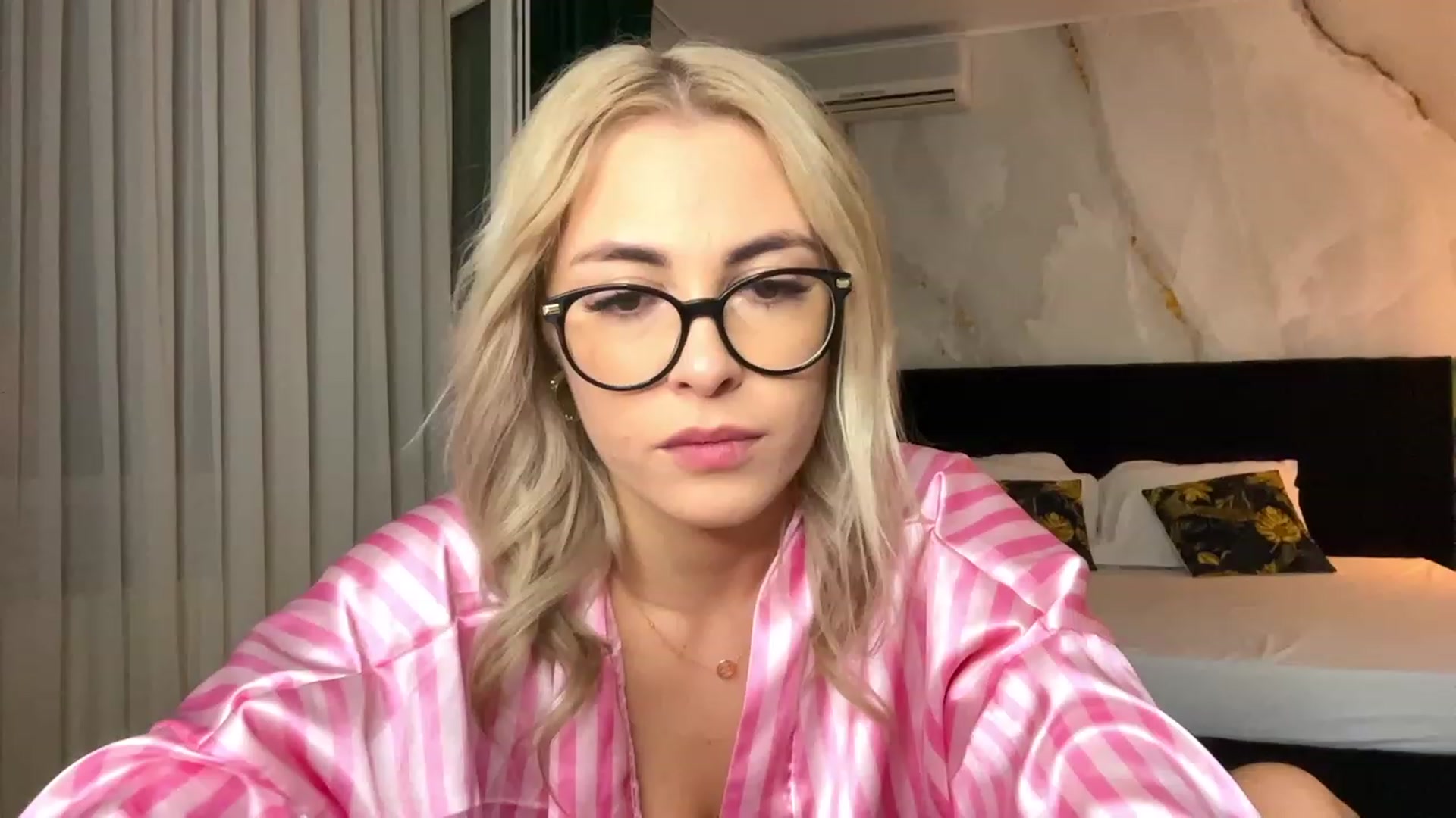 Gallery image thumbnail from BaayBee__'s myfreecams stream on, 10/01/2023, 24:21 image 15 of 20