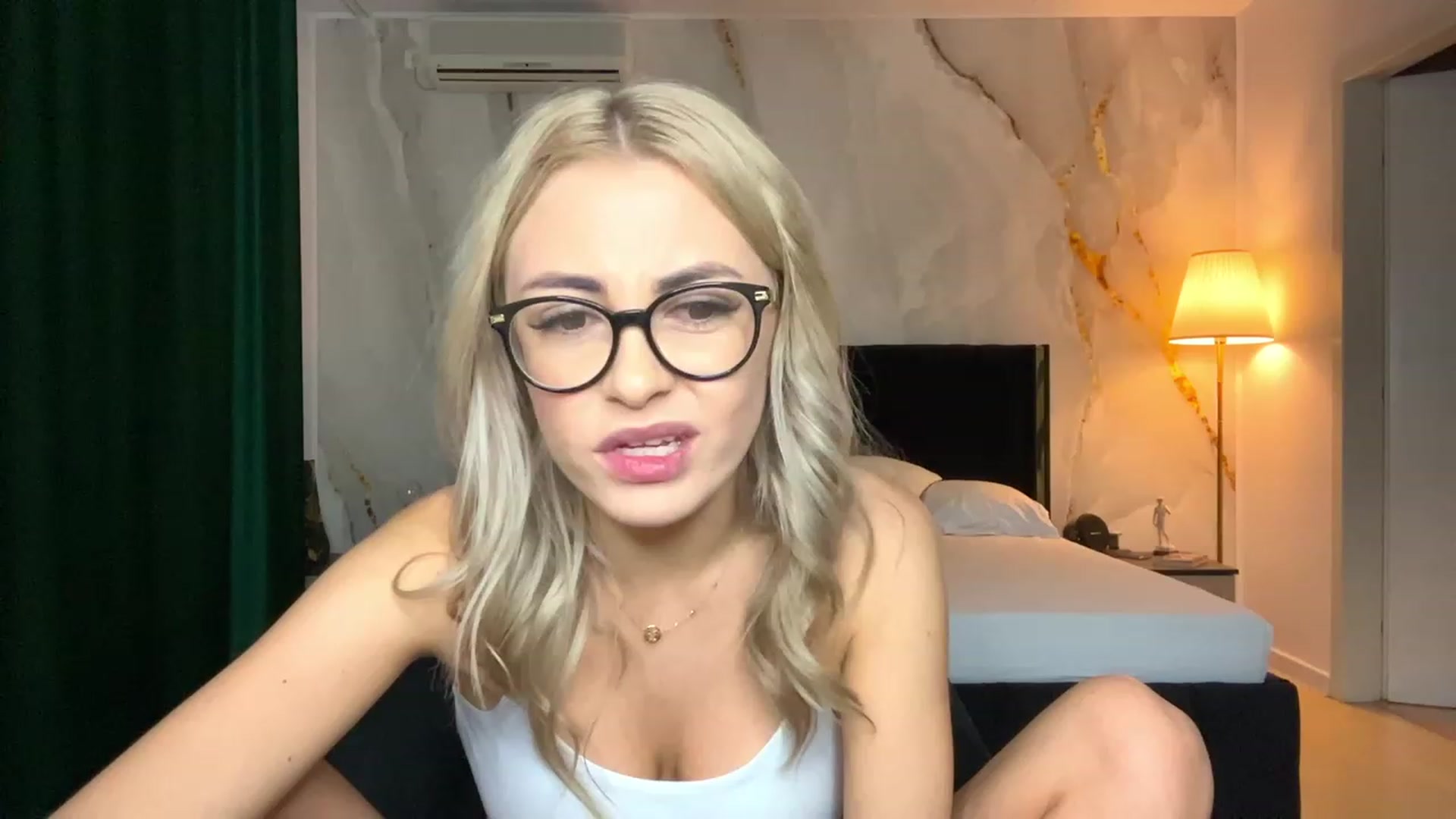 Gallery image thumbnail from BaayBee__'s myfreecams stream on, 10/01/2023, 23:04 image 8 of 20