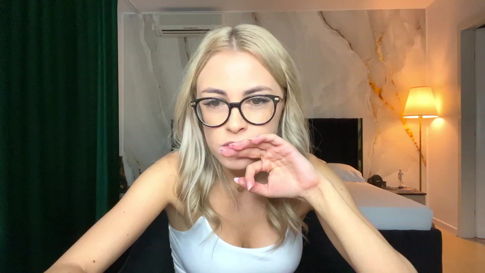 Gallery image thumbnail from BaayBee__'s myfreecams stream on, 10/01/2023, 23:04 image 11 of 20