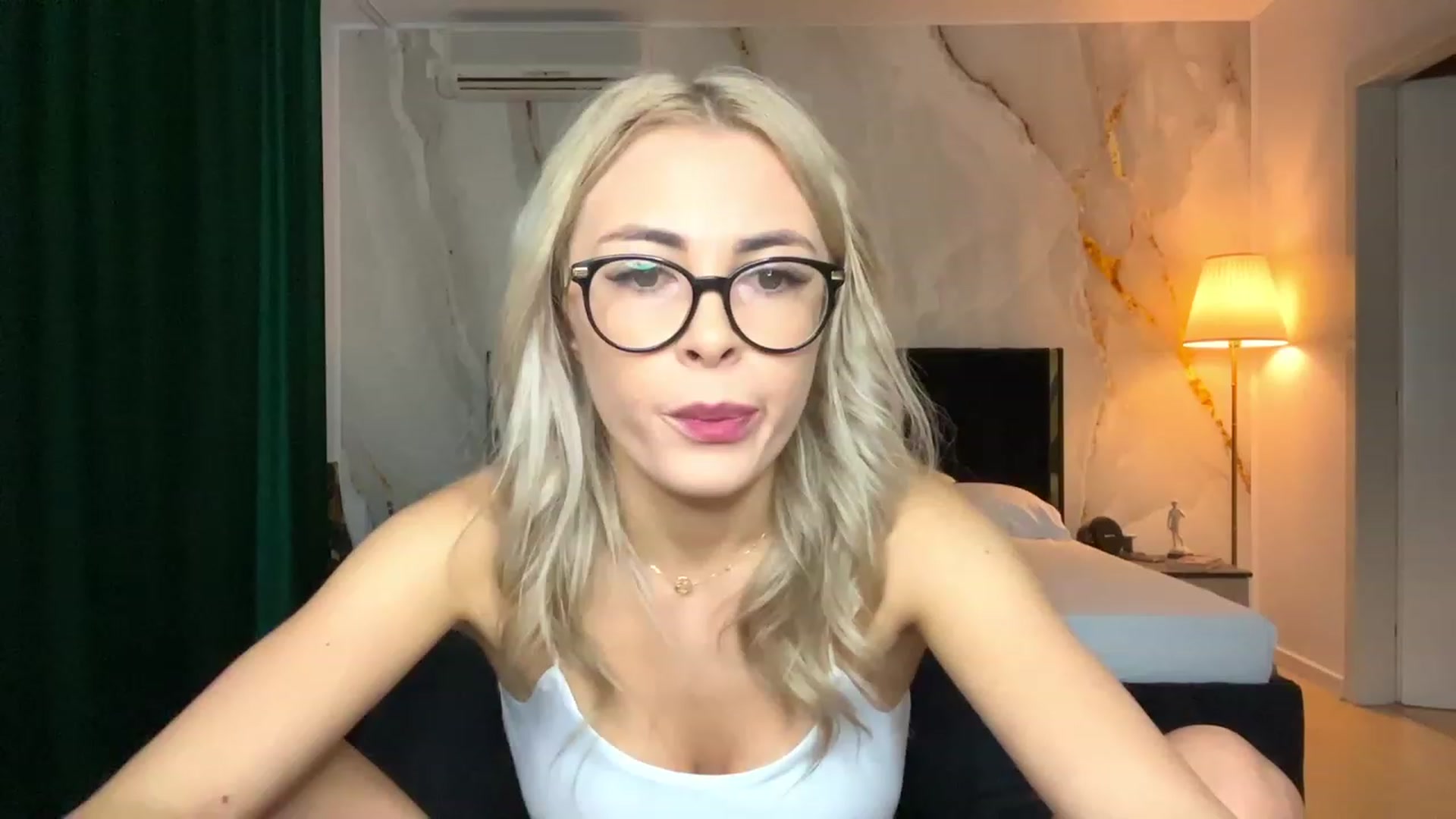 Gallery image thumbnail from BaayBee__'s myfreecams stream on, 10/01/2023, 23:04 image 13 of 20