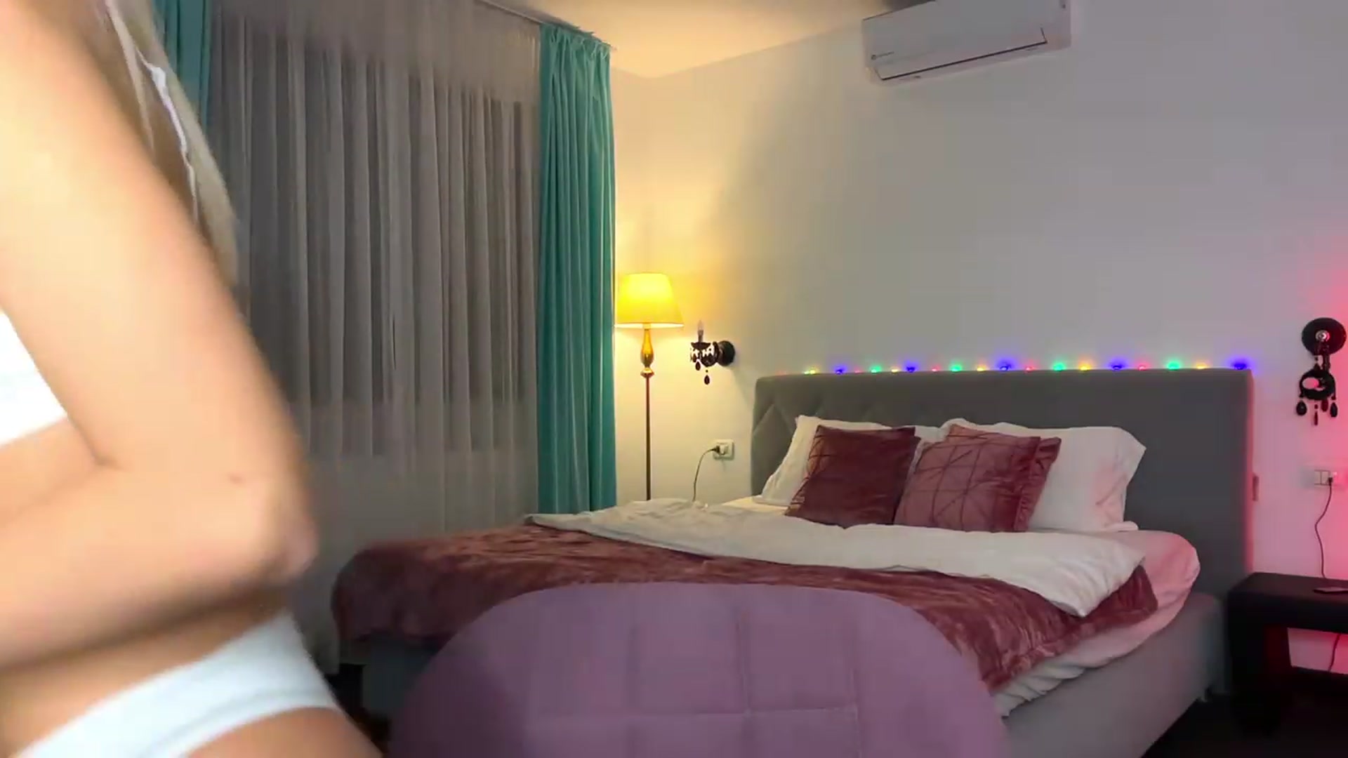 Gallery image thumbnail from BaayBee__'s myfreecams stream on, 12/19/2023, 02:32 image 19 of 20