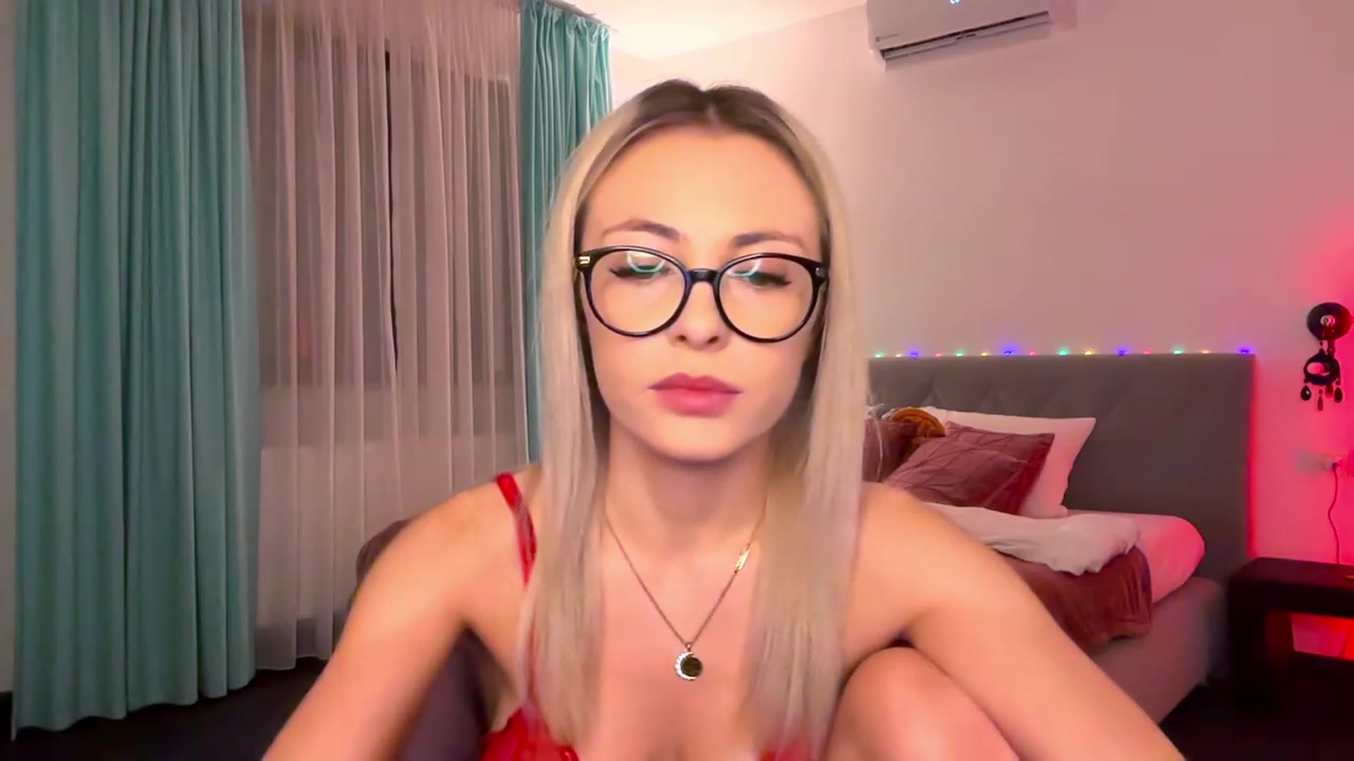 Gallery image thumbnail from BaayBee__'s myfreecams stream on, 12/24/2023, 24:52 image 10 of 20