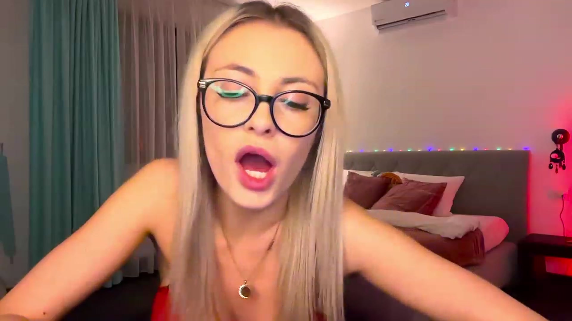 Gallery image thumbnail from BaayBee__'s myfreecams stream on, 12/24/2023, 24:52 image 15 of 20