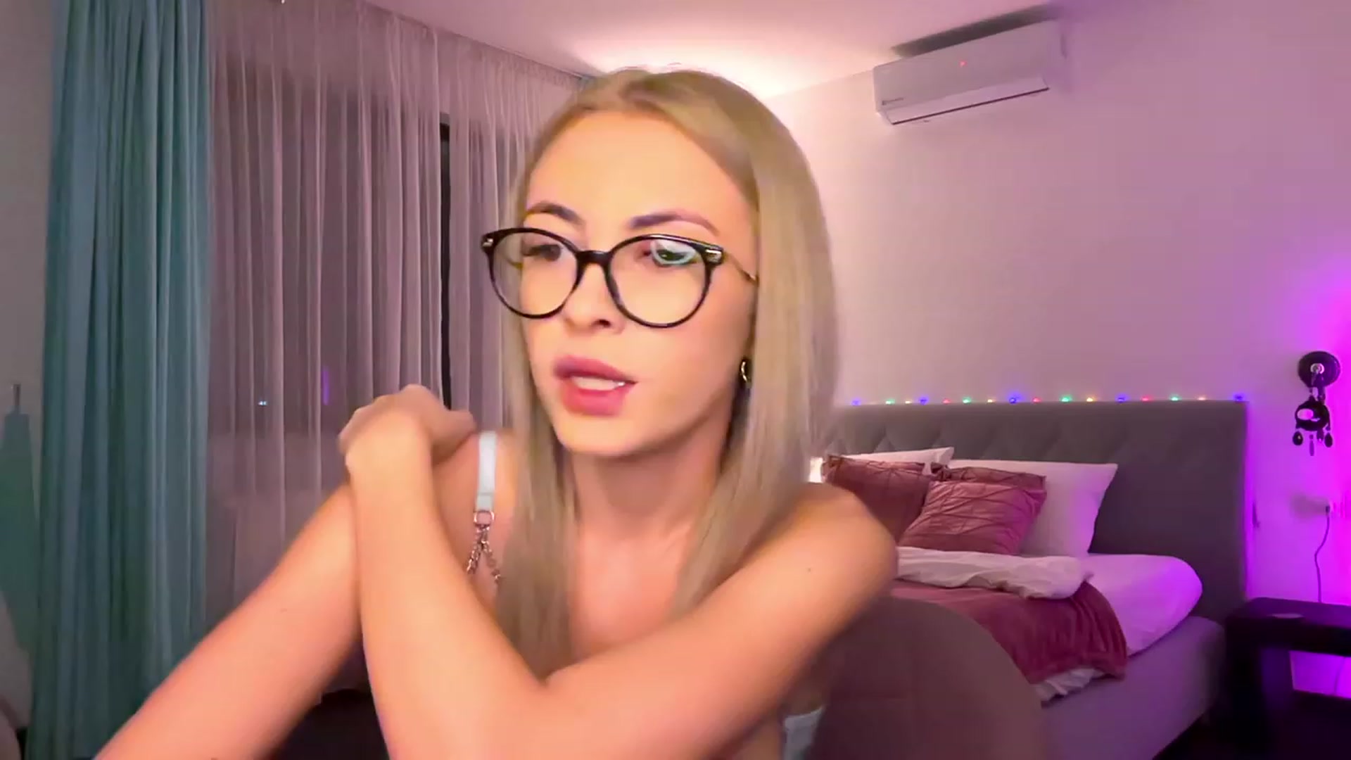 Gallery image thumbnail from BaayBee__'s myfreecams stream on, 01/01/2024, 20:33 image 20 of 20