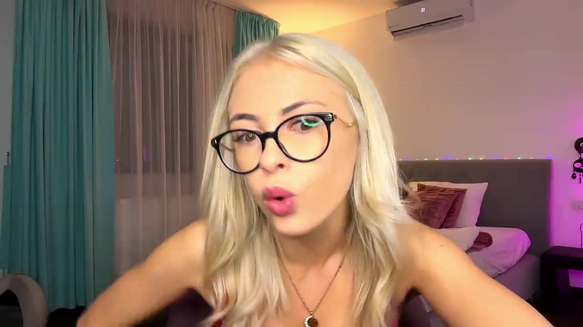 Gallery image thumbnail from BaayBee__'s myfreecams stream on, 01/07/2024, 03:39 image 12 of 20