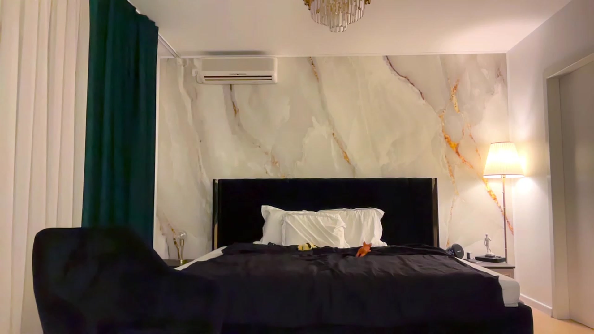 Gallery image thumbnail from BaayBee__'s myfreecams stream on, 01/16/2024, 23:54 image 6 of 20
