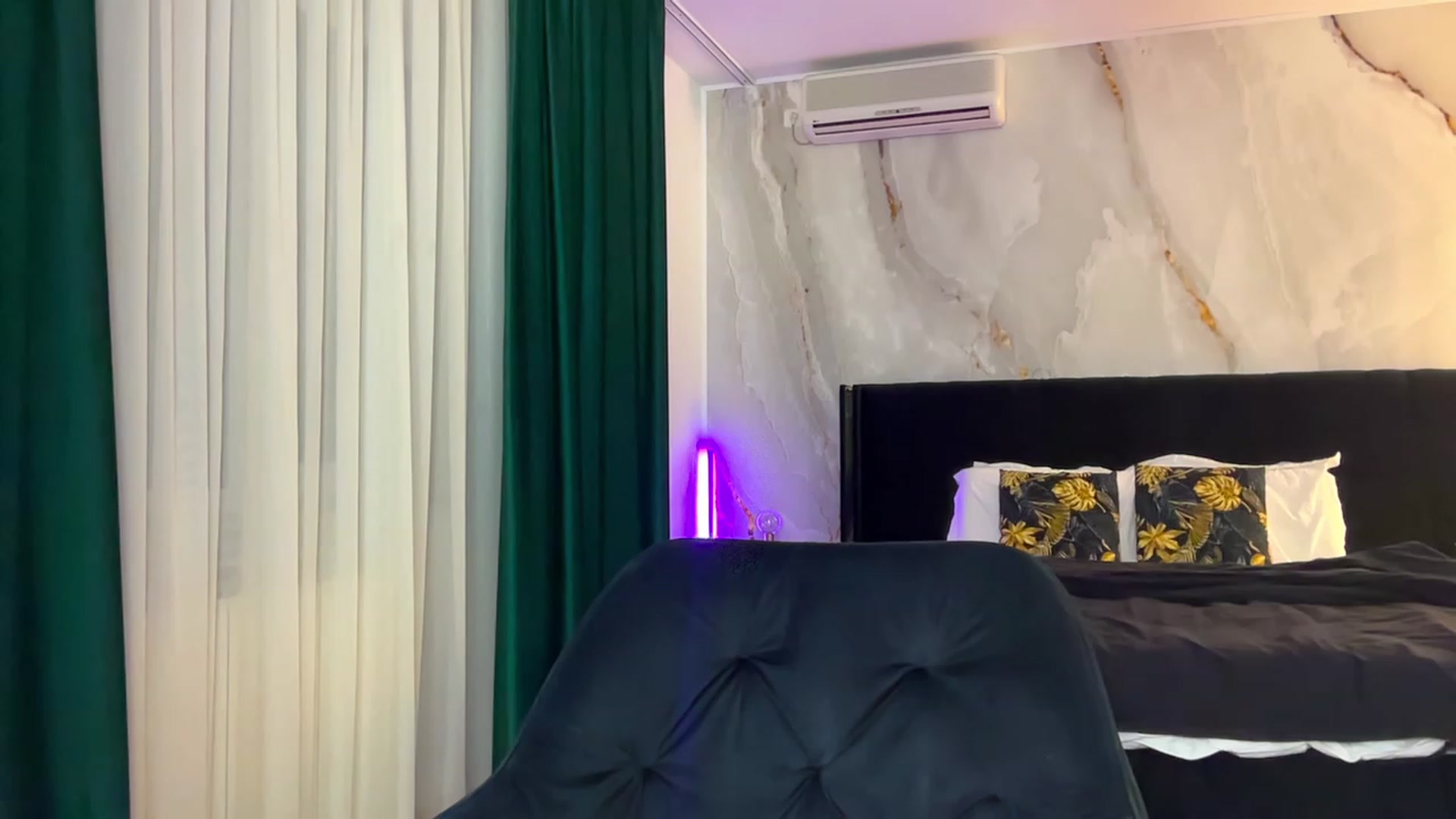 Gallery image thumbnail from BaayBee__'s myfreecams stream on, 01/21/2024, 23:07 image 10 of 20