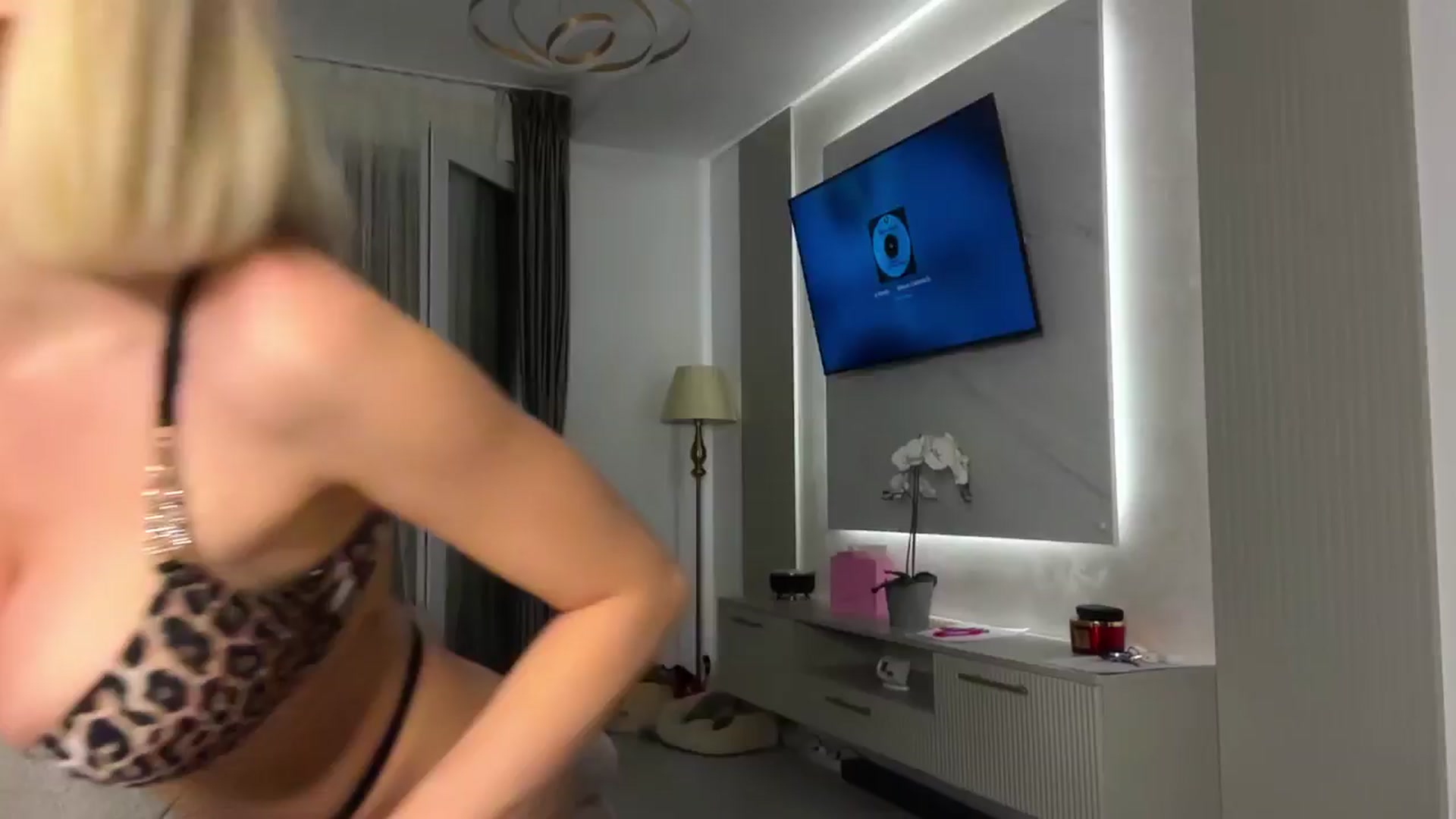 Gallery image thumbnail from BaayBee__'s myfreecams stream on, 06/19/2024, 20:41 image 16 of 20