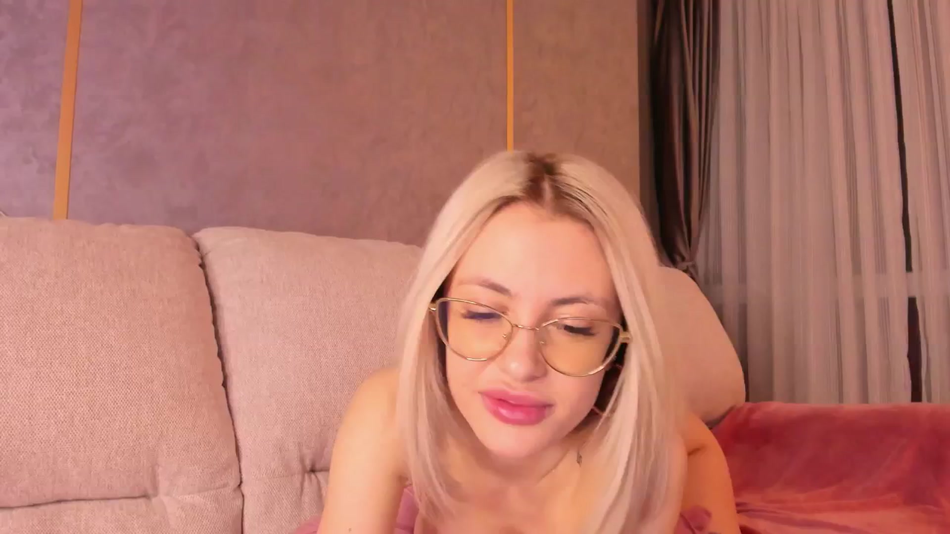 Gallery image thumbnail from BaayBee__'s myfreecams stream on, 04/19/2025, 01:41 image 4 of 20