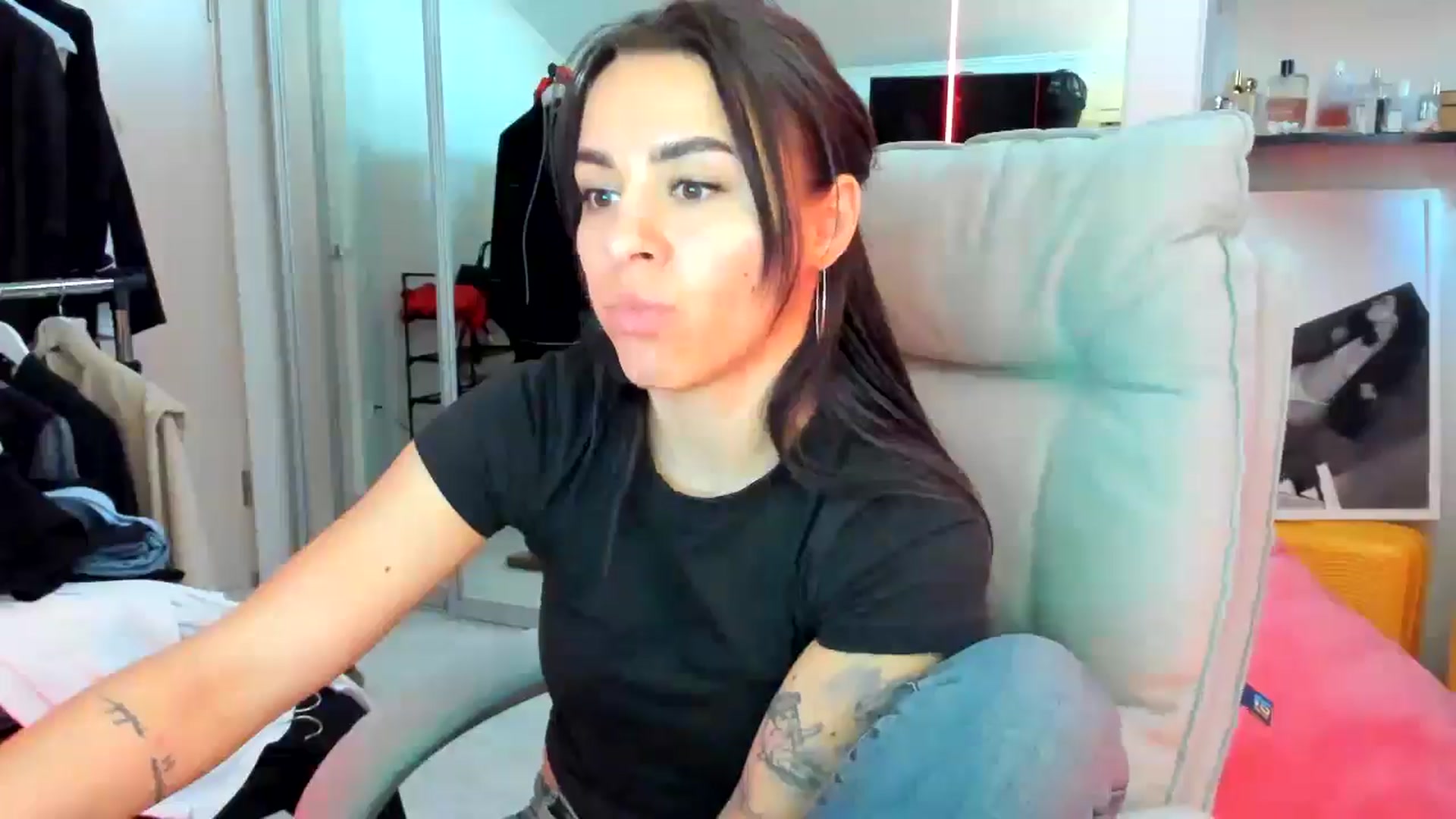 Gallery image thumbnail from BabaYaga___'s myfreecams stream on, 06/02/2025, 10:56 image 2 of 20
