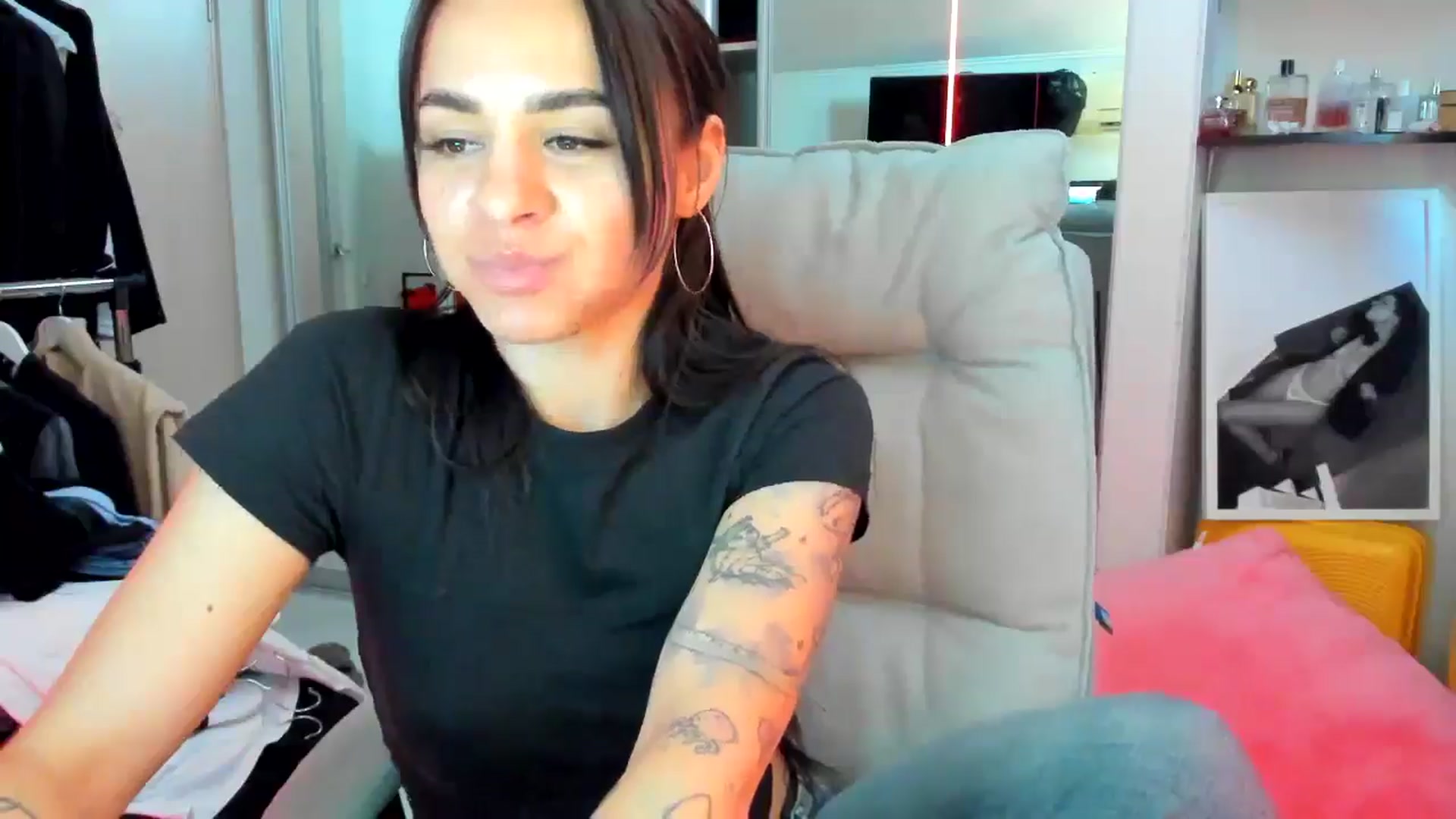 Gallery image thumbnail from BabaYaga___'s myfreecams stream on, 06/02/2025, 10:56 image 13 of 20