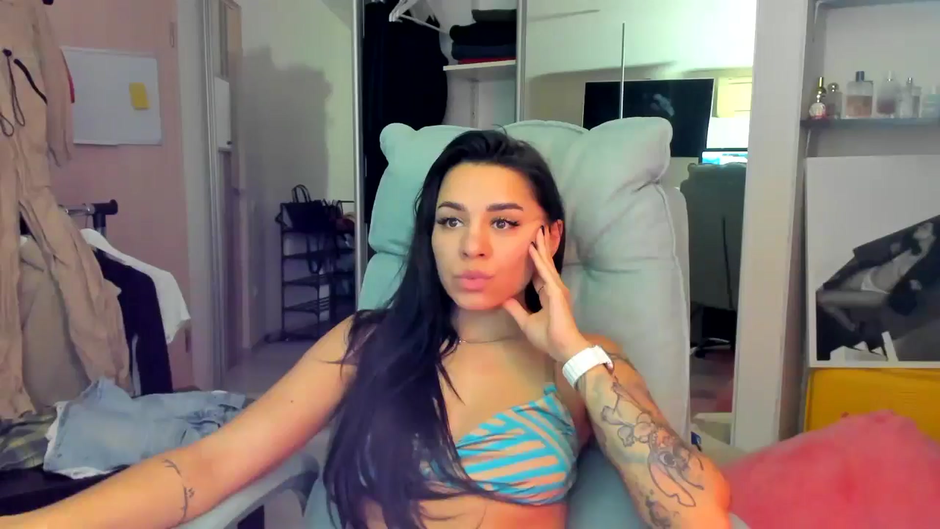 Gallery image thumbnail from BabaYaga___'s myfreecams stream on, 07/06/2025, 21:47 image 17 of 20