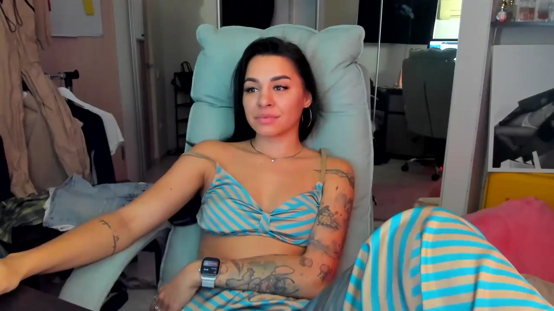Gallery image thumbnail from BabaYaga___'s myfreecams stream on, 07/06/2025, 23:47 image 15 of 20