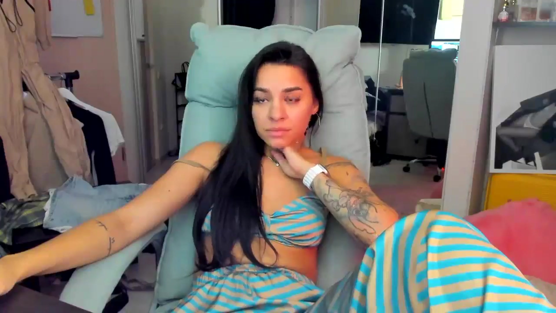 Gallery image thumbnail from BabaYaga___'s myfreecams stream on, 07/06/2025, 23:47 image 17 of 20