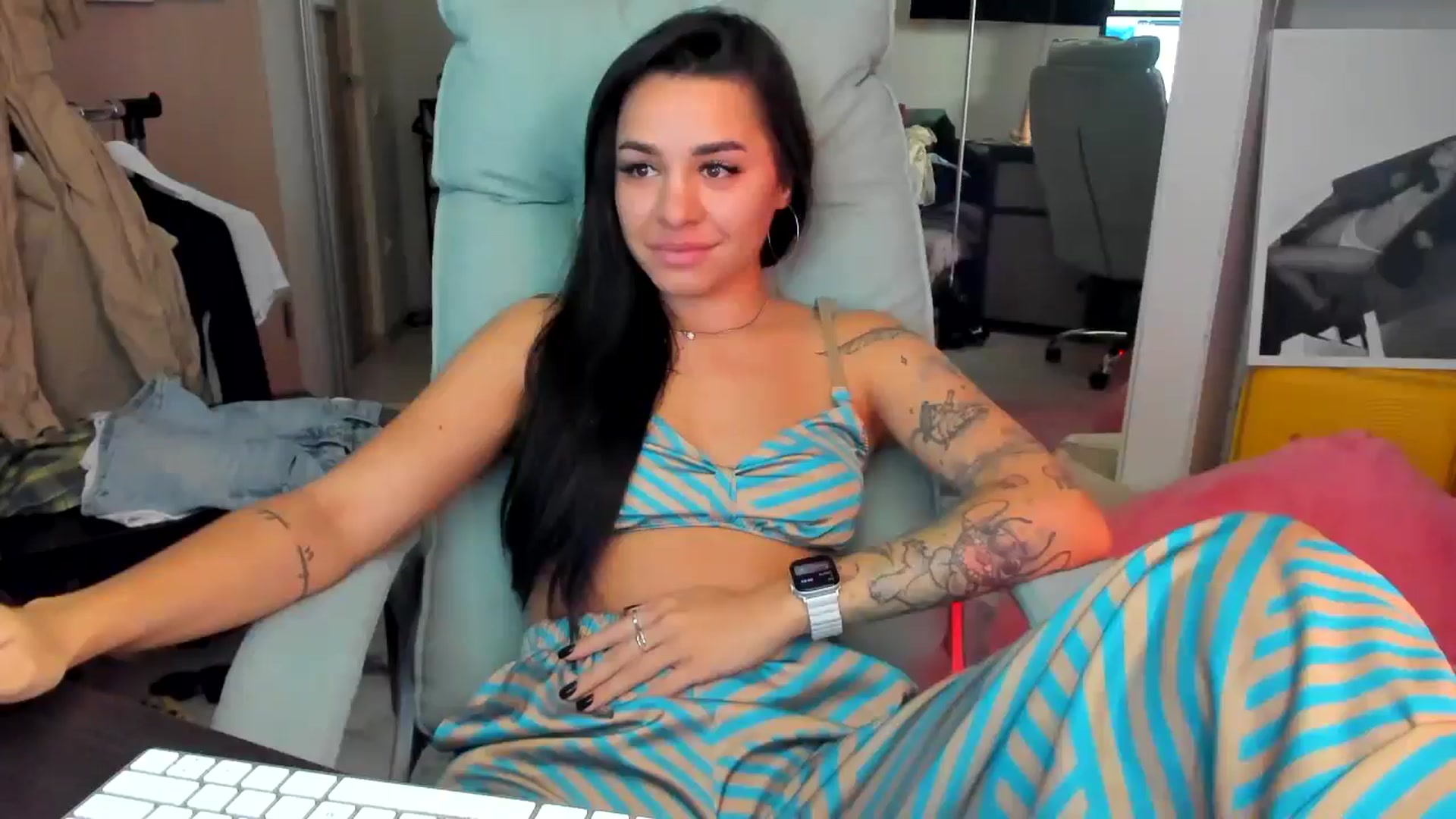 Gallery image thumbnail from BabaYaga___'s myfreecams stream on, 07/07/2025, 24:28 image 4 of 20
