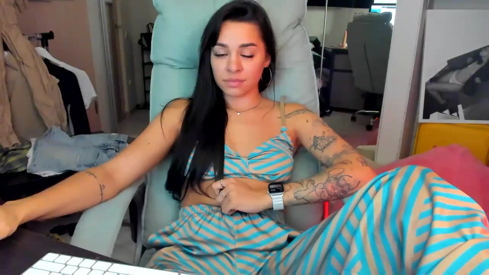 Gallery image thumbnail from BabaYaga___'s myfreecams stream on, 07/07/2025, 24:28 image 2 of 20