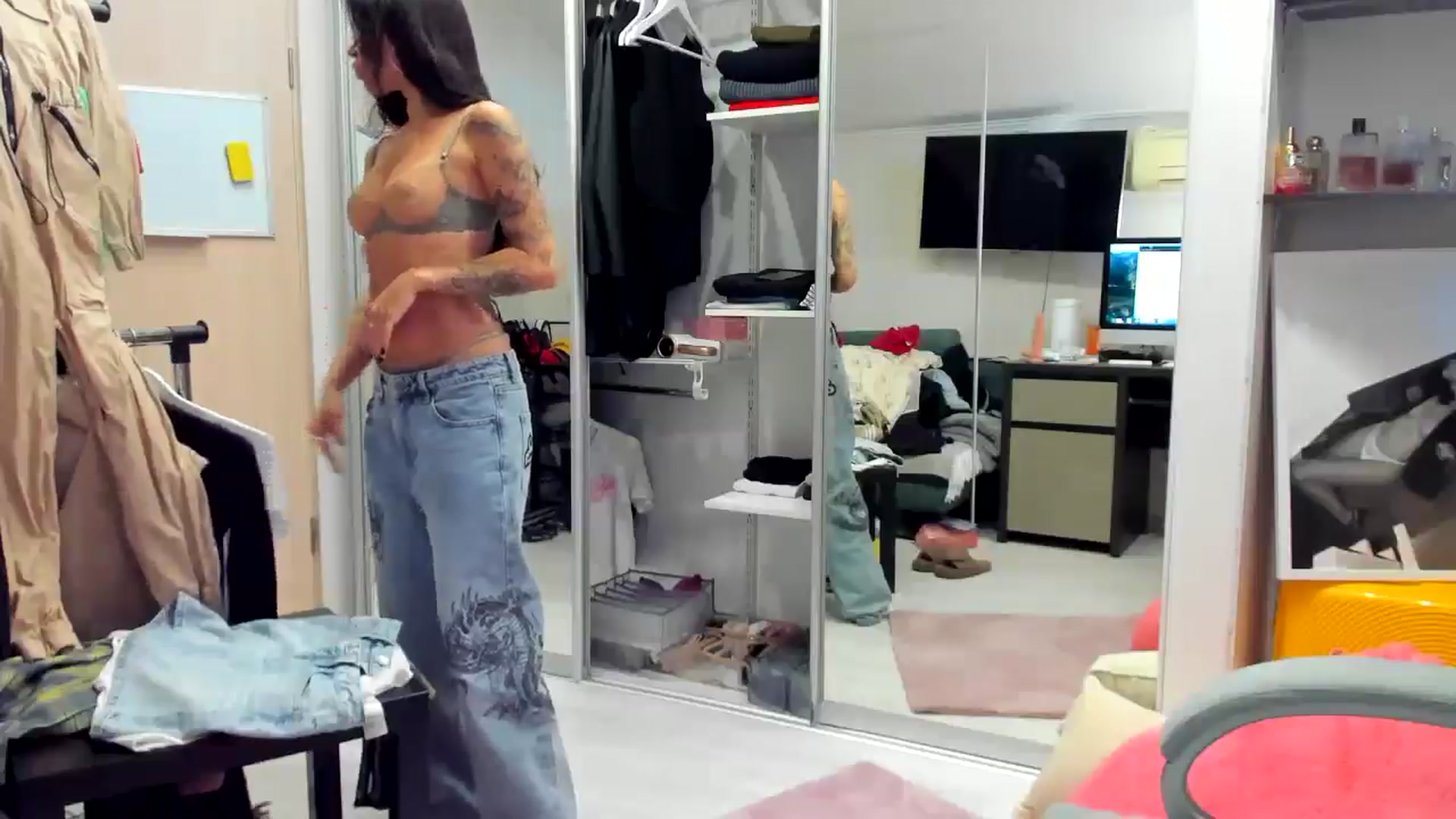 Gallery image thumbnail from BabaYaga___'s myfreecams stream on, 07/07/2025, 11:39 image 14 of 20