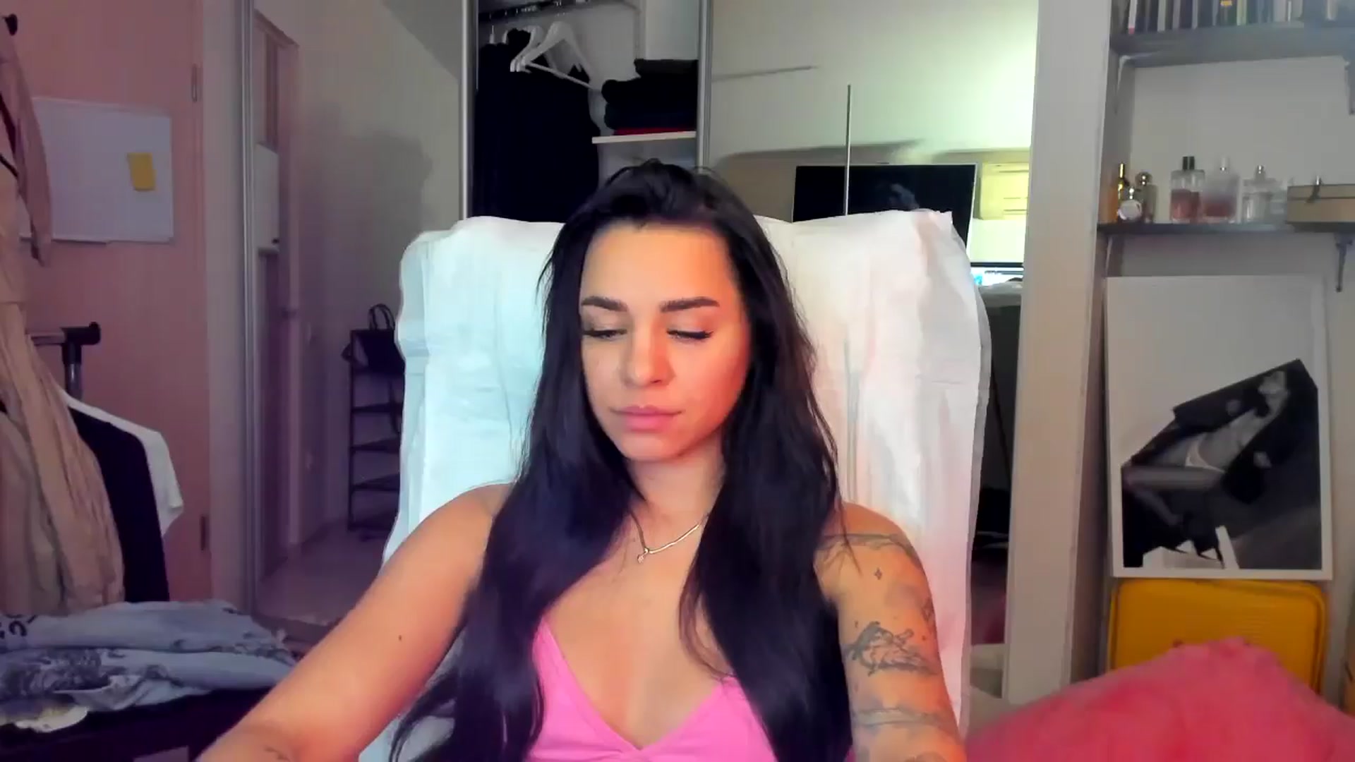 Gallery image thumbnail from BabaYaga___'s myfreecams stream on, 07/07/2025, 22:30 image 9 of 20