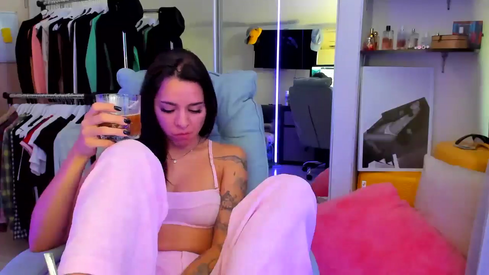 Gallery image thumbnail from BabaYaga___'s myfreecams stream on, 07/21/2025, 11:59 image 9 of 20