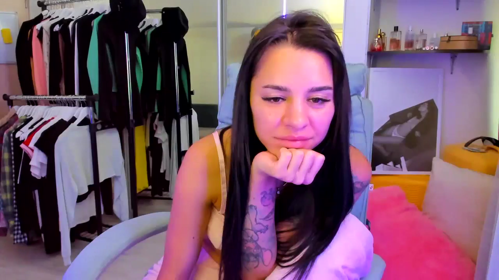 Gallery image thumbnail from BabaYaga___'s myfreecams stream on, 07/21/2025, 11:59 image 6 of 20