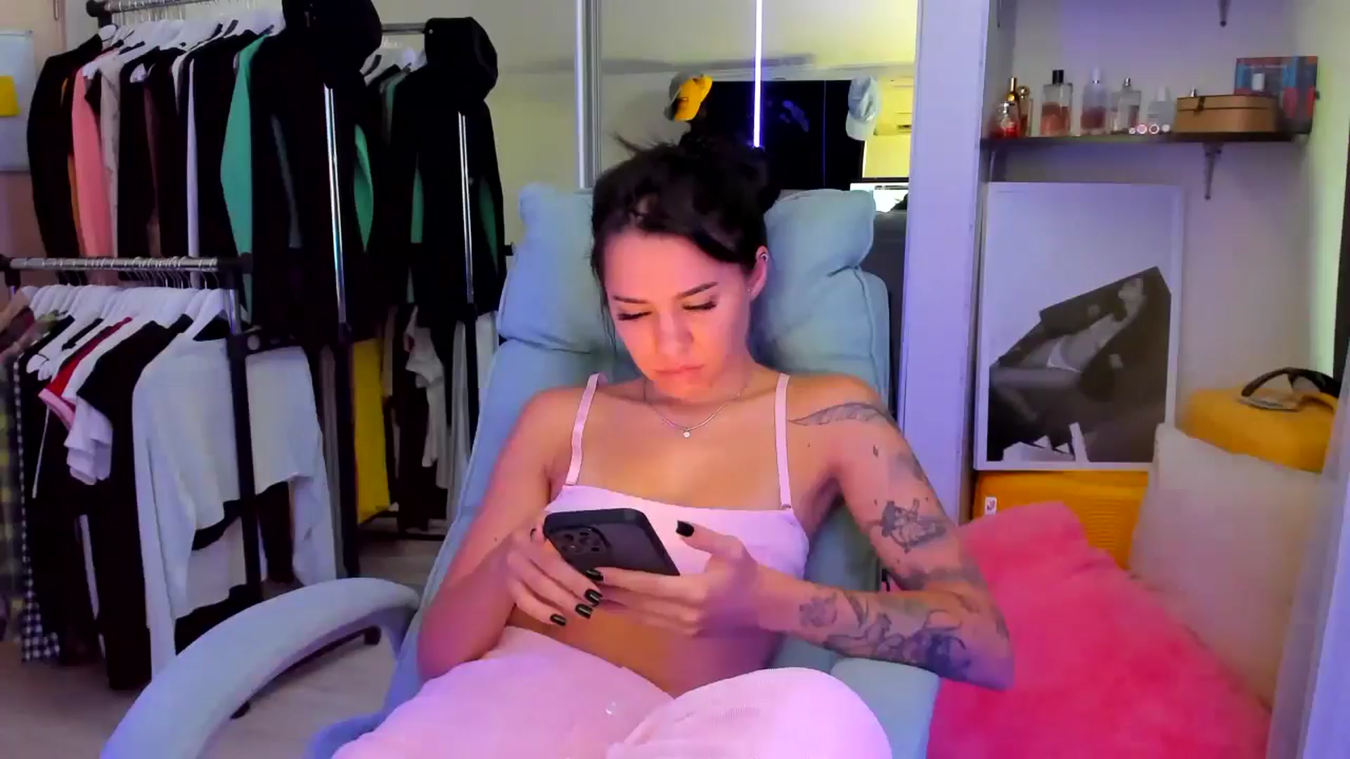 Gallery image thumbnail from BabaYaga___'s myfreecams stream on, 07/21/2025, 11:59 image 2 of 20