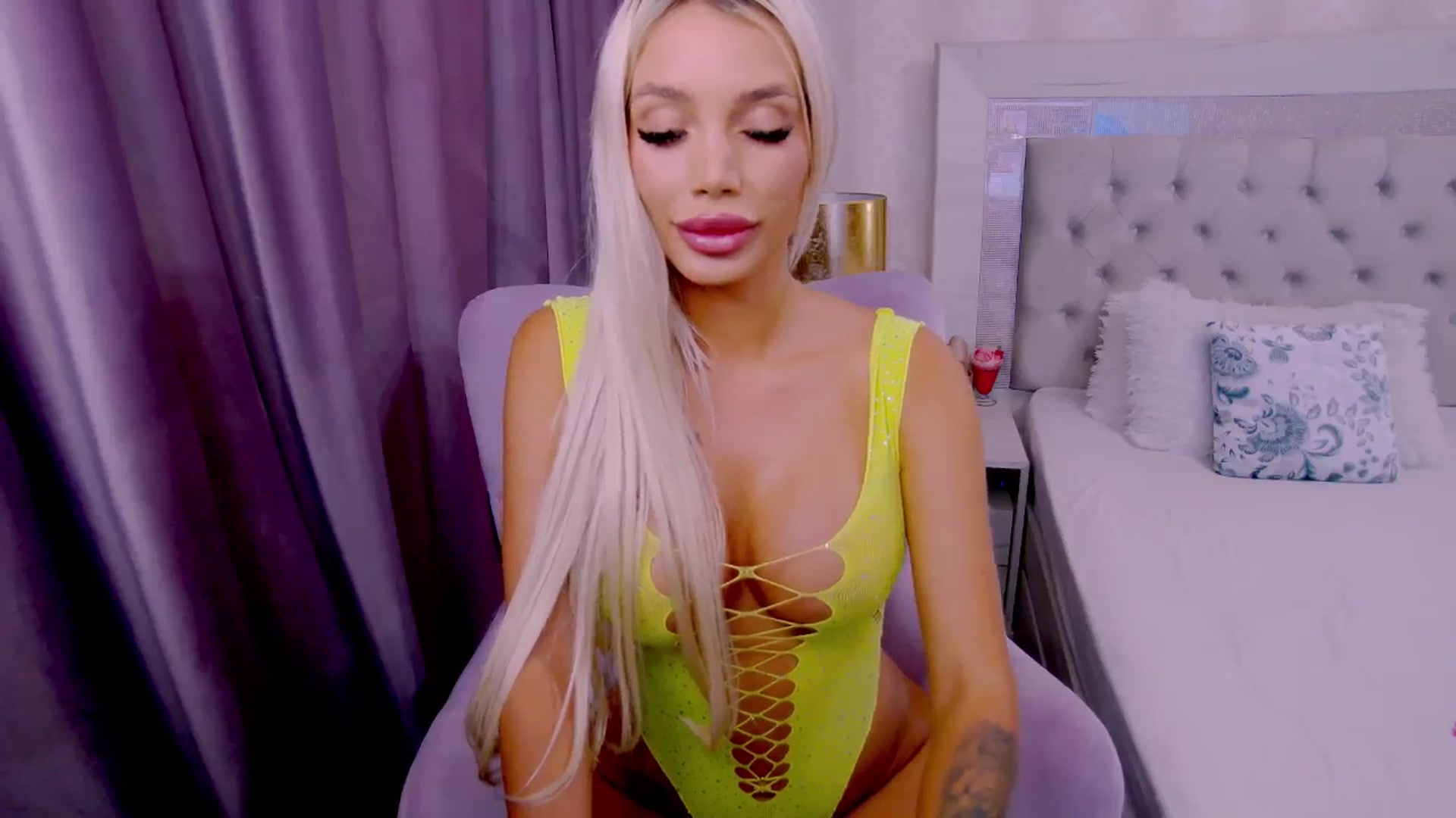 Gallery image thumbnail from BabbieBia's myfreecams stream on, 10/27/2024, 09:23 image 17 of 20