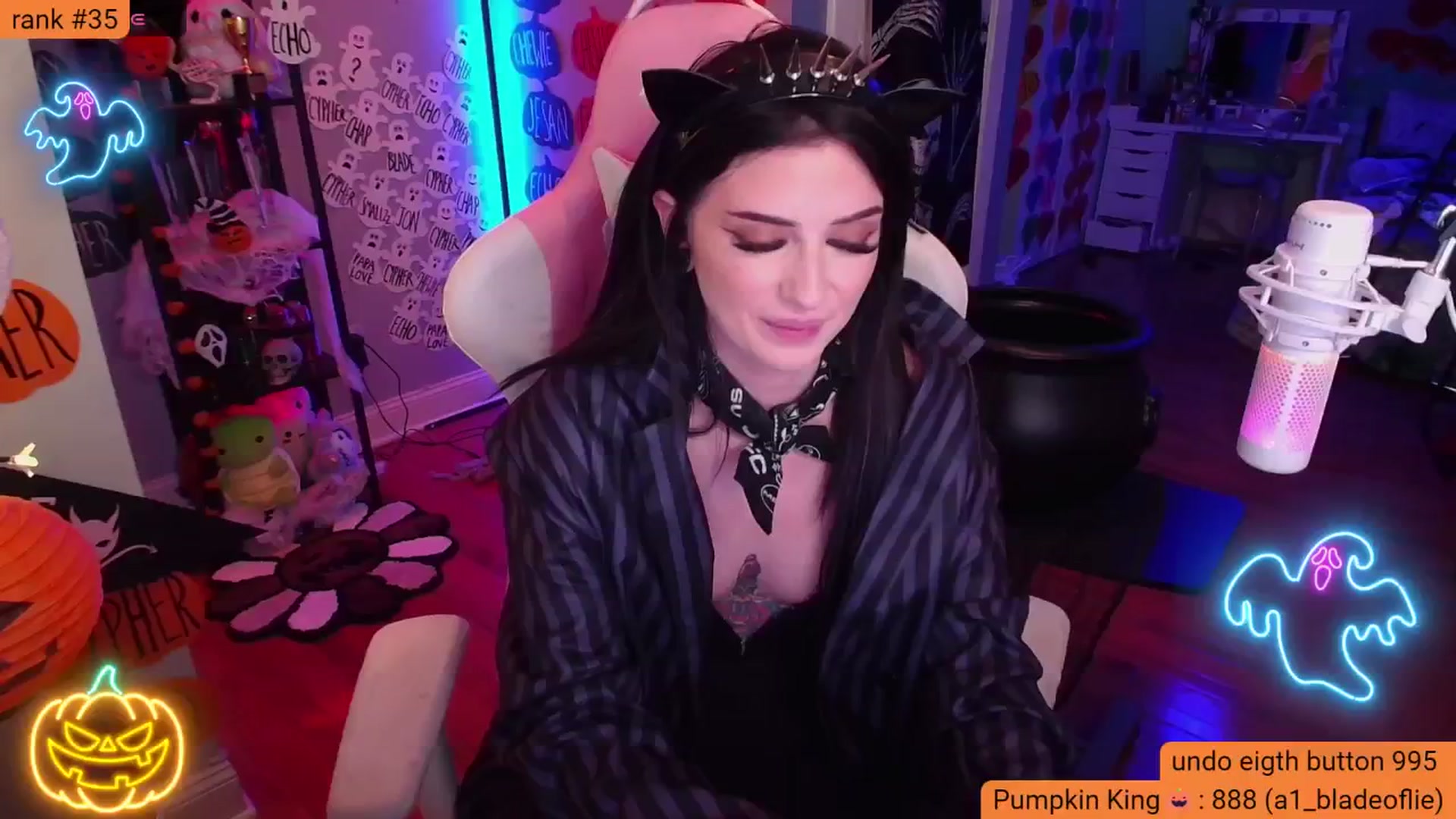 Gallery image thumbnail from BabeAriel's myfreecams stream on, 10/14/2024, 04:57 image 13 of 20