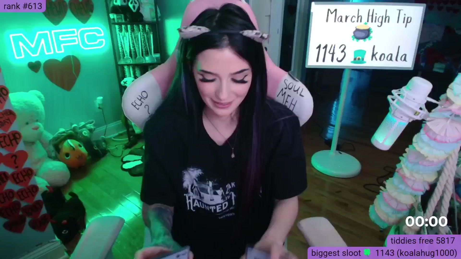 Gallery image thumbnail from BabeAriel's myfreecams stream on, 03/03/2025, 07:42 image 8 of 20