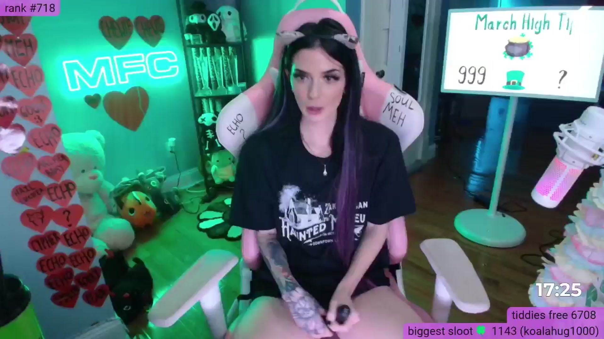 Gallery image thumbnail from BabeAriel's myfreecams stream on, 03/03/2025, 07:42 image 6 of 20