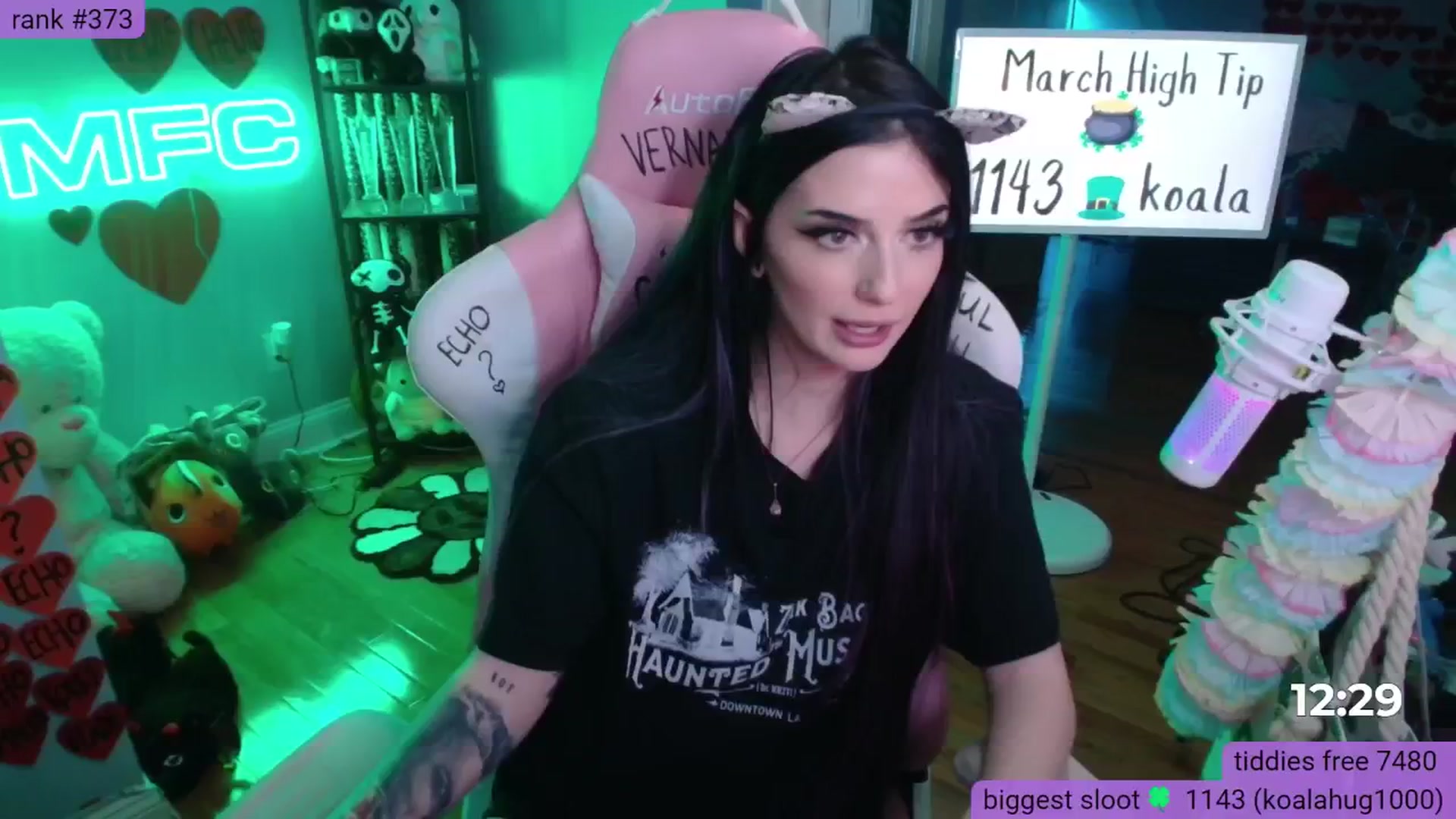 Gallery image thumbnail from BabeAriel's myfreecams stream on, 03/03/2025, 07:42 image 11 of 20