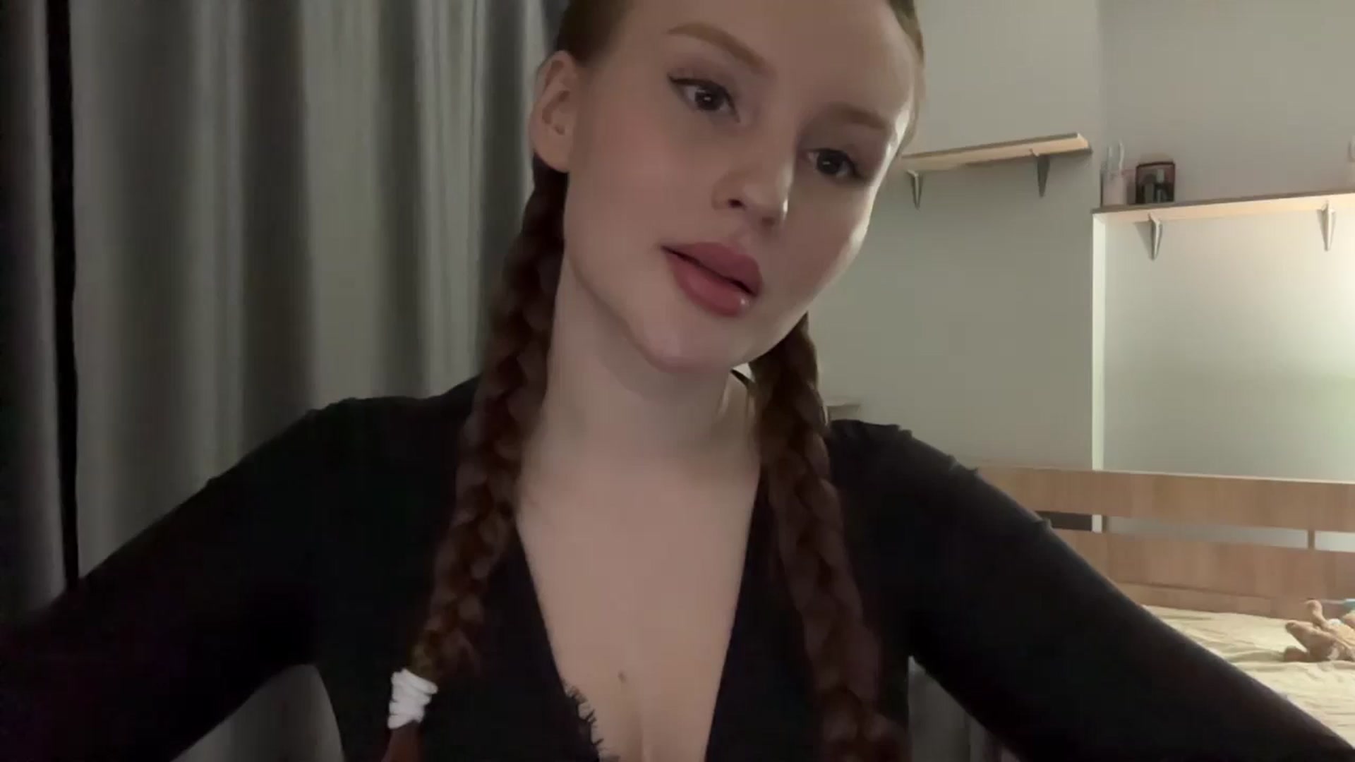 Gallery image thumbnail from BabeRosie's myfreecams stream on, 02/22/2025, 19:15 image 14 of 20