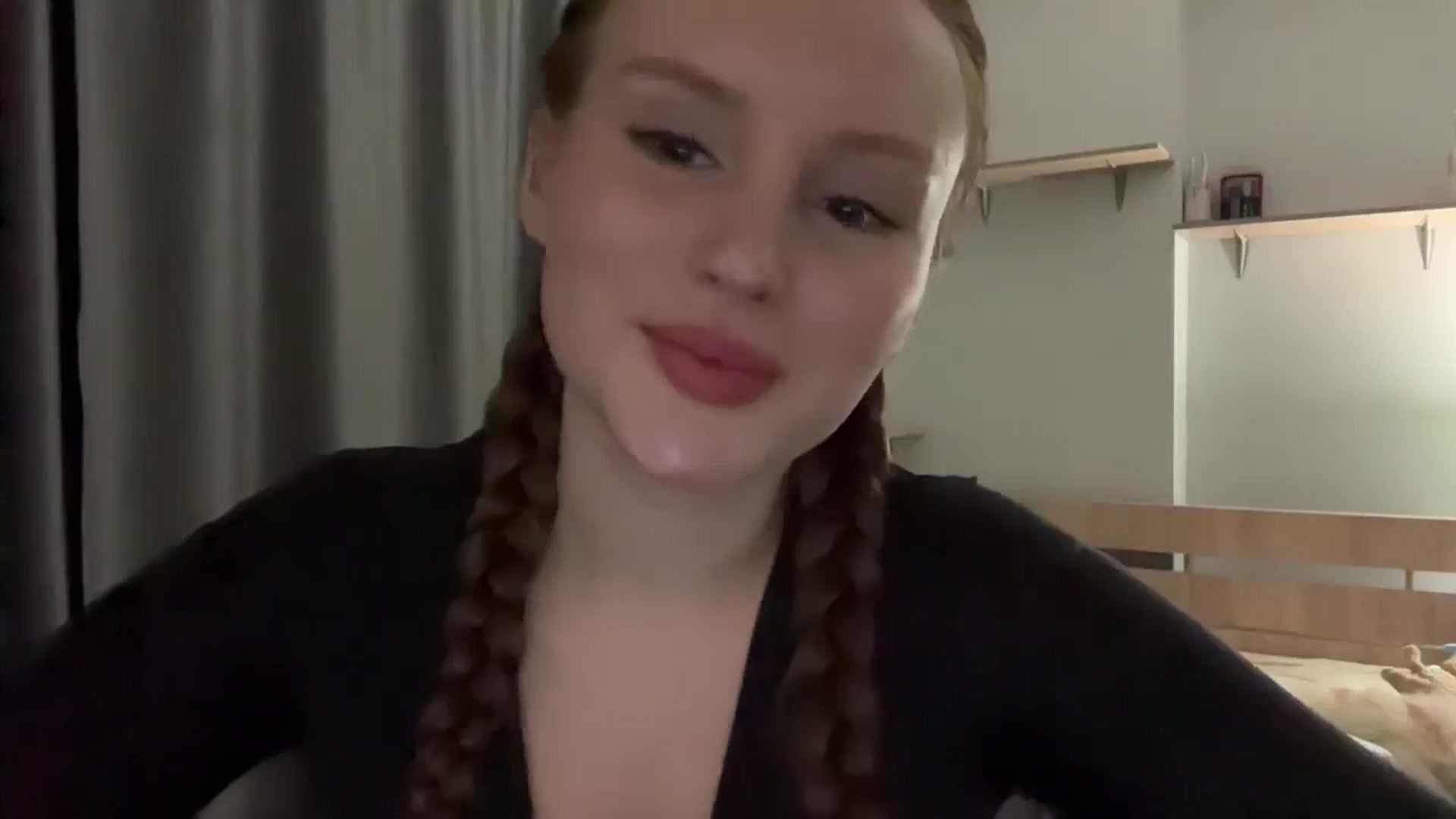 Gallery image thumbnail from BabeRosie's myfreecams stream on, 02/22/2025, 19:15 image 15 of 20
