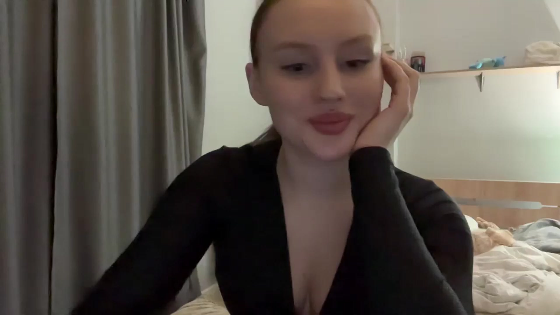 Gallery image thumbnail from BabeRosie's myfreecams stream on, 02/25/2025, 19:45 image 14 of 20