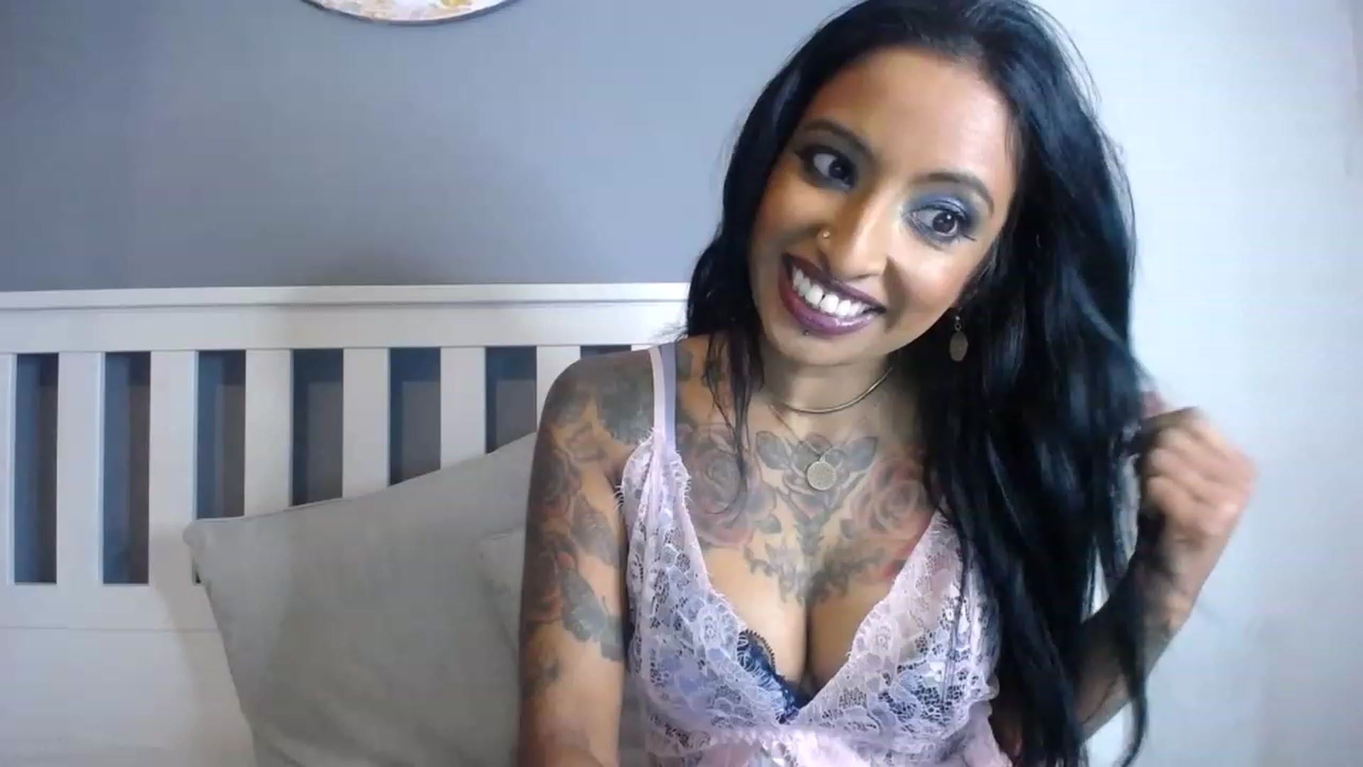 Gallery image thumbnail from BabeXX69XX's myfreecams stream on, 12/18/2022, 11:22 image 6 of 20