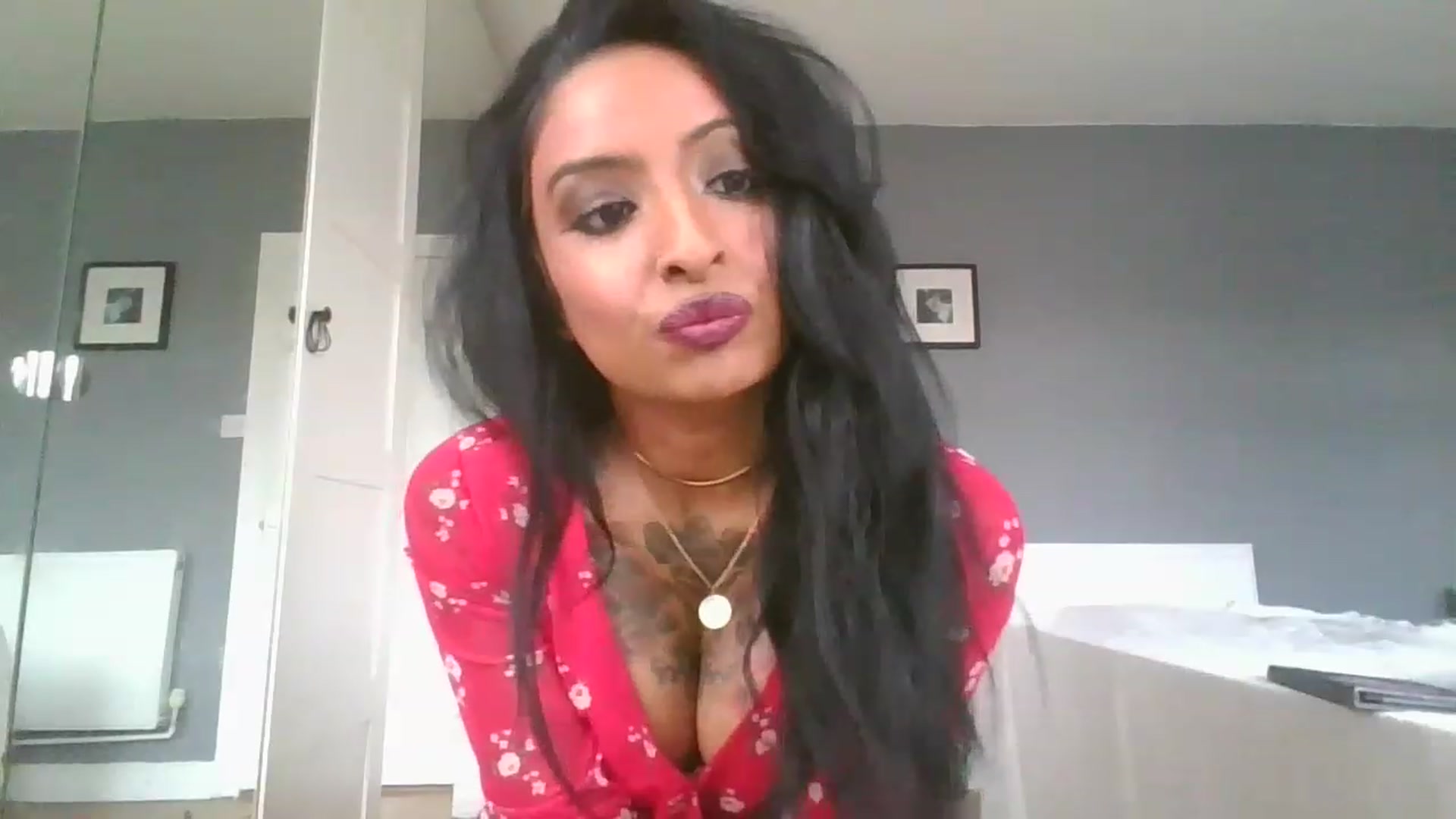 Gallery image thumbnail from BabeXX69XX's myfreecams stream on, 12/21/2022, 09:36 image 20 of 20
