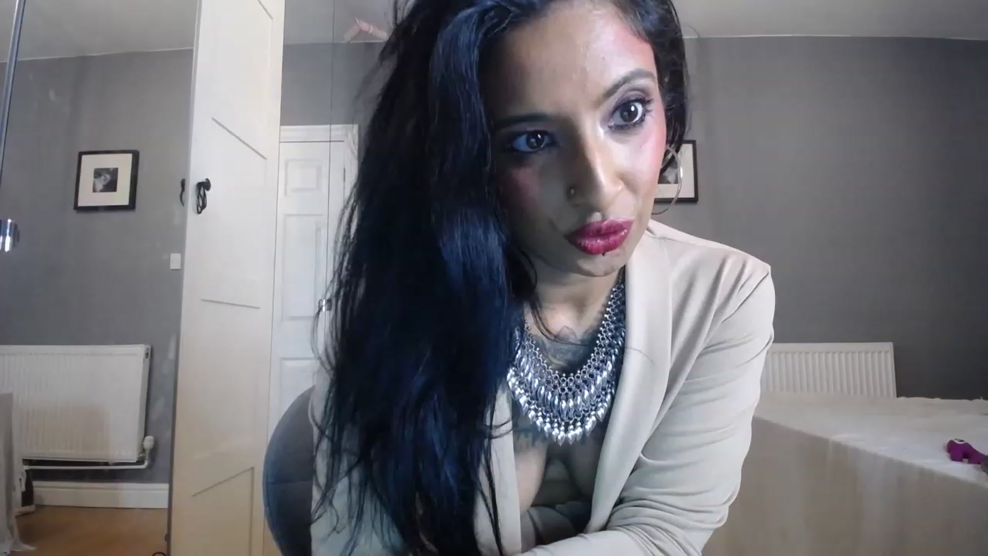 Gallery image thumbnail from BabeXX69XX's myfreecams stream on, 01/16/2023, 17:40 image 6 of 20