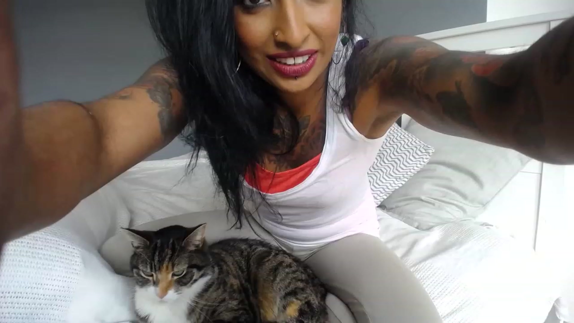 Gallery image thumbnail from BabeXX69XX's myfreecams stream on, 03/16/2023, 12:22 image 3 of 20