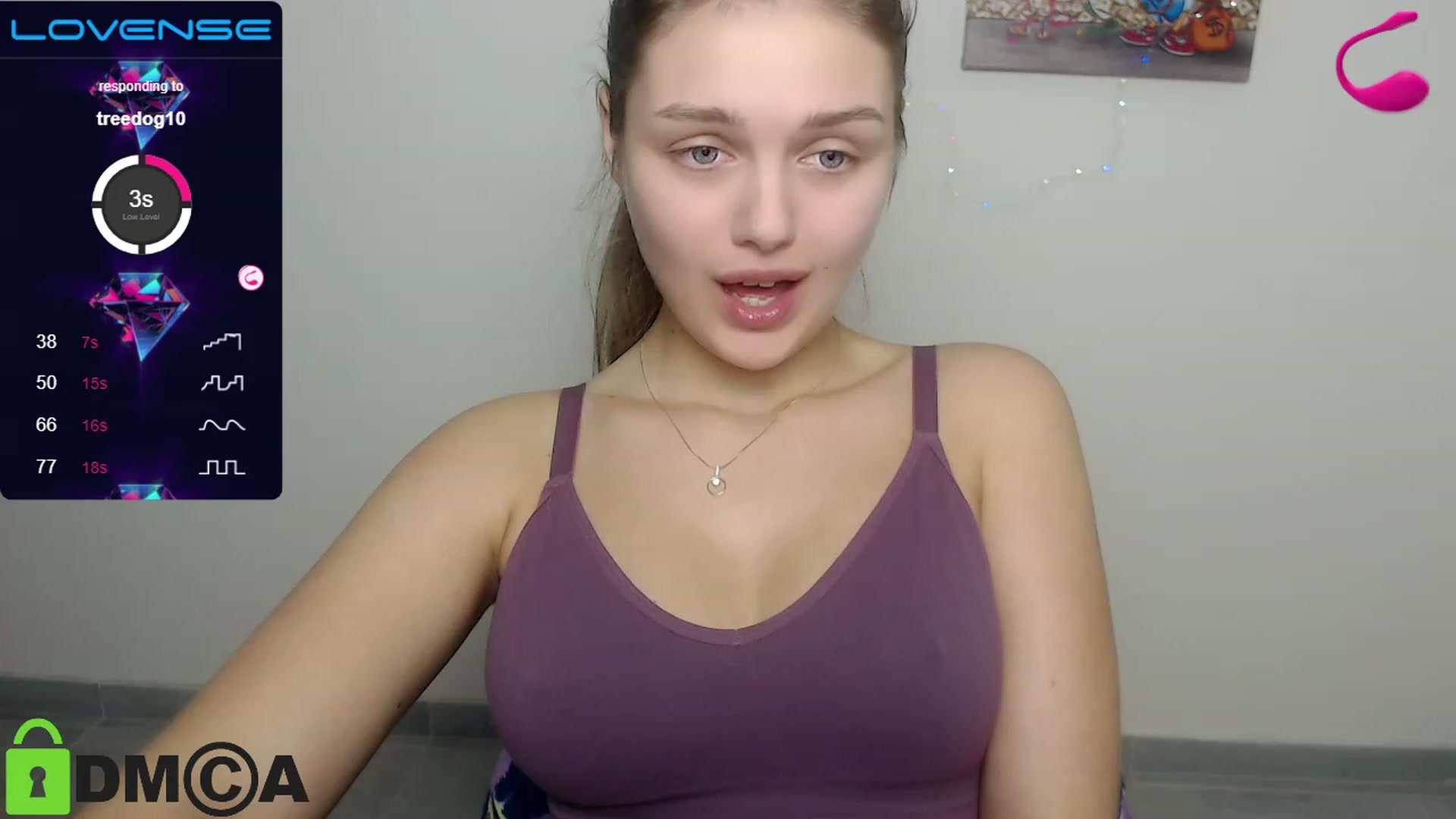 Gallery image thumbnail from Babe_golden's myfreecams stream on, 12/24/2022, 17:27 image 7 of 20