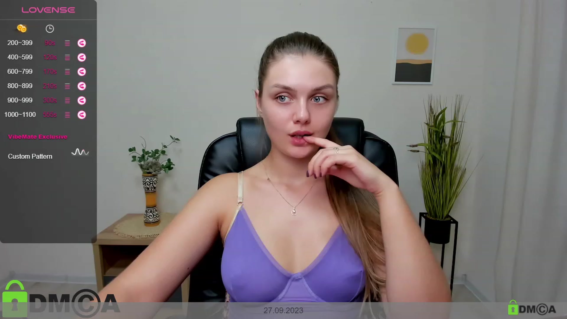 Gallery image thumbnail from Babe_golden's myfreecams stream on, 09/28/2023, 18:34 image 10 of 20