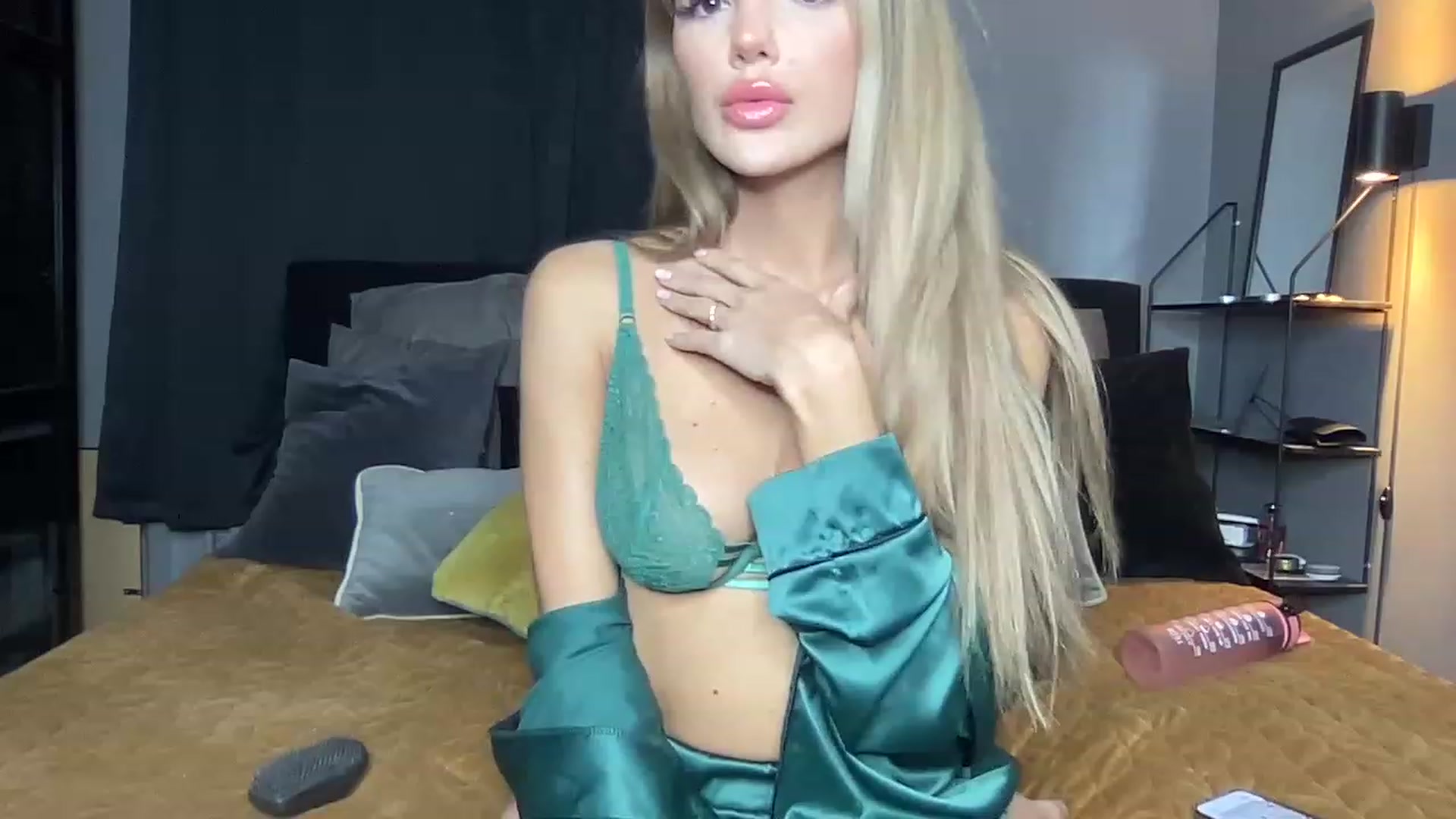 Gallery image thumbnail from Babebusiness's myfreecams stream on, 03/20/2023, 22:55 image 12 of 20