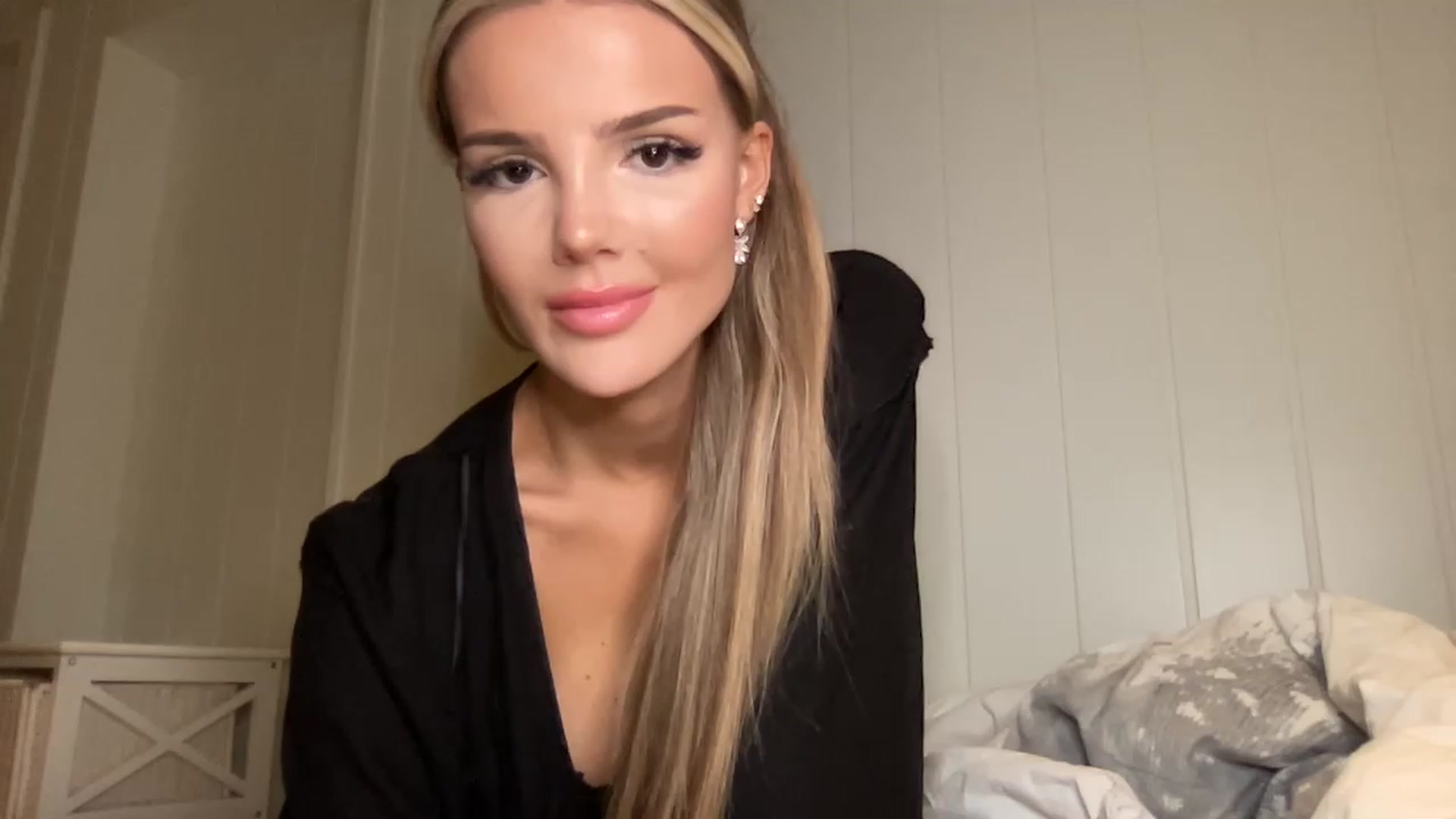Gallery image thumbnail from Babebusiness's myfreecams stream on, 03/28/2023, 23:05 image 3 of 20