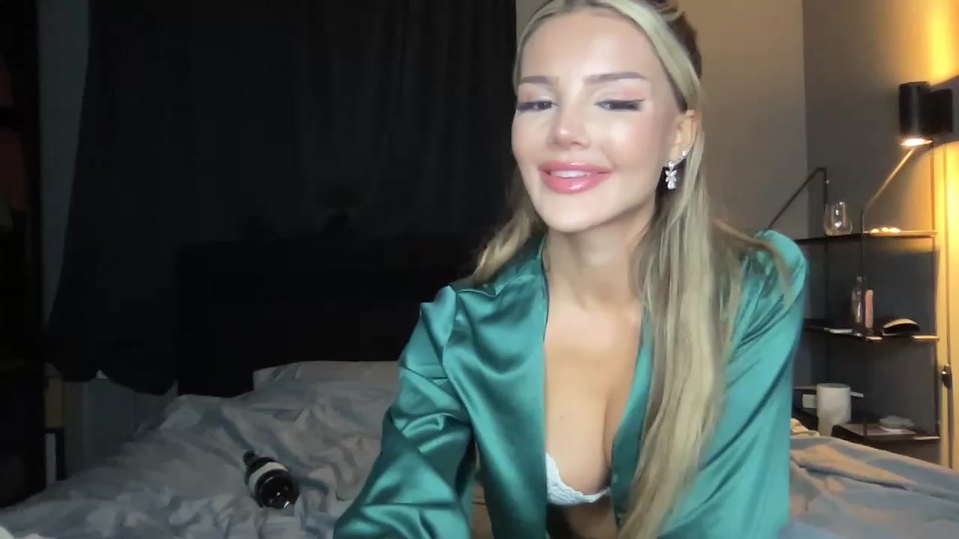 Gallery image thumbnail from Babebusiness's myfreecams stream on, 04/05/2023, 21:21 image 14 of 20