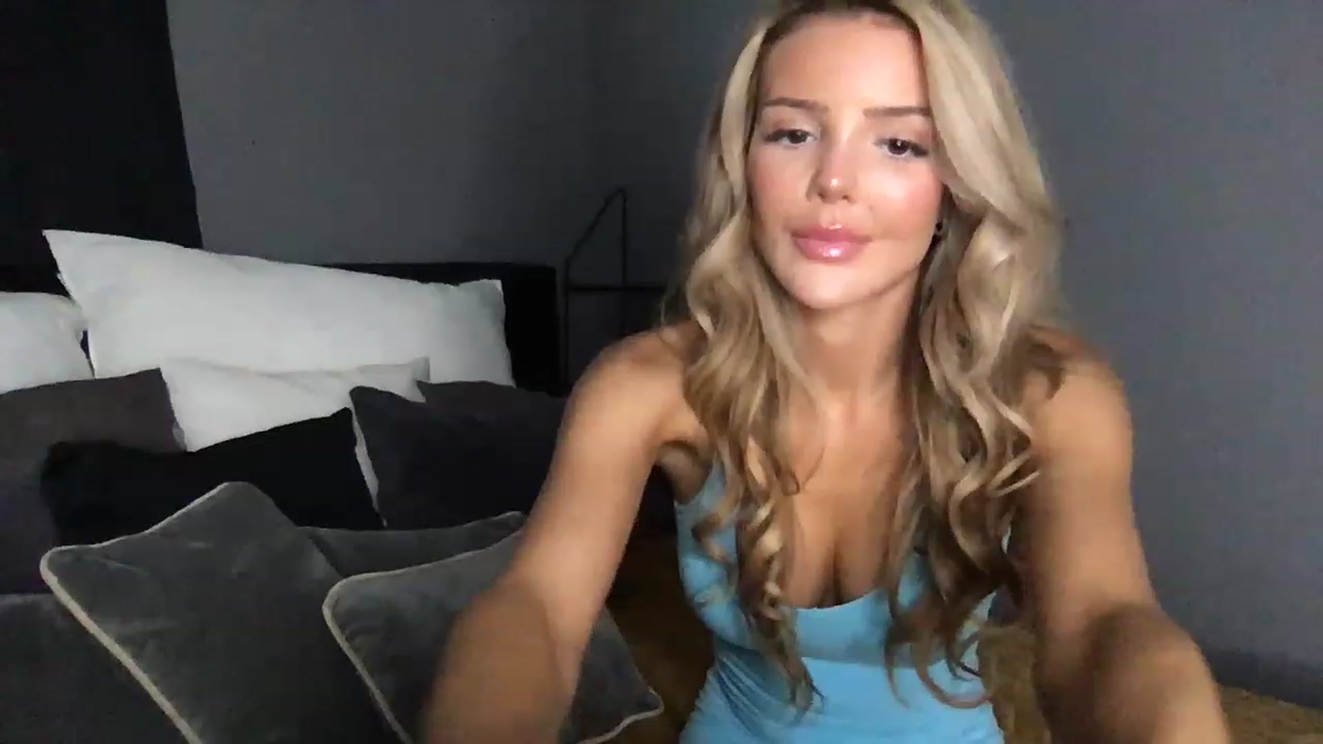 Gallery image thumbnail from Babebusiness's myfreecams stream on, 05/06/2023, 10:31 image 3 of 20
