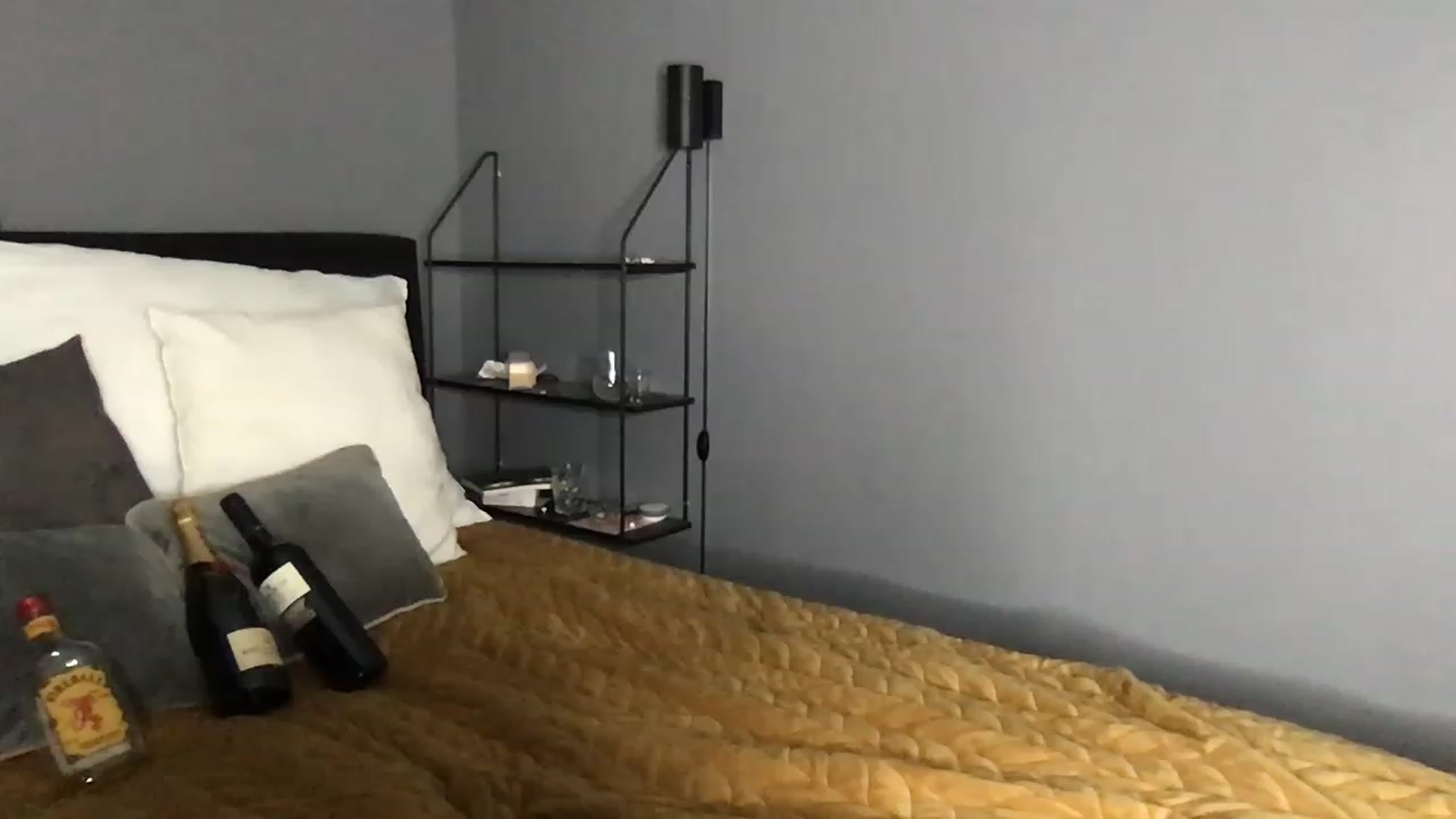 Gallery image thumbnail from Babebusiness's myfreecams stream on, 05/07/2023, 21:26 image 8 of 20