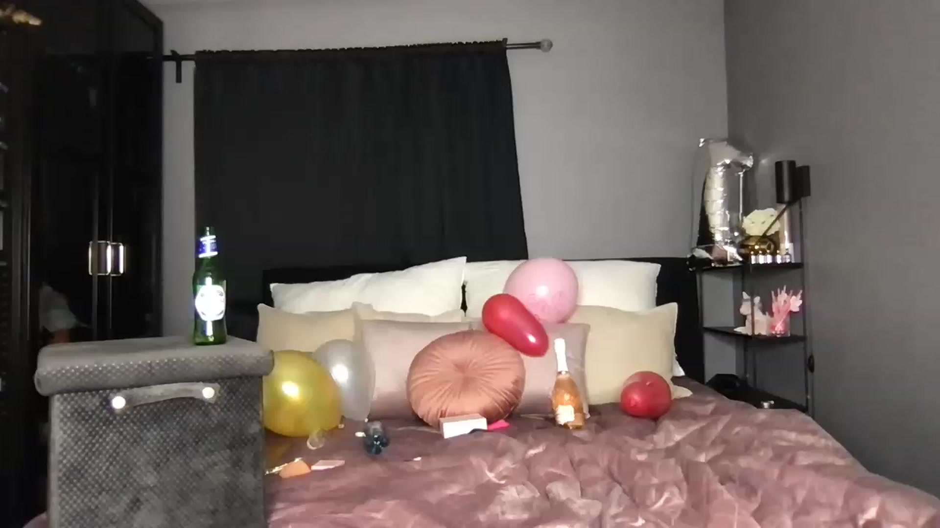 Gallery image thumbnail from Babebusiness's myfreecams stream on, 05/12/2023, 20:46 image 11 of 20